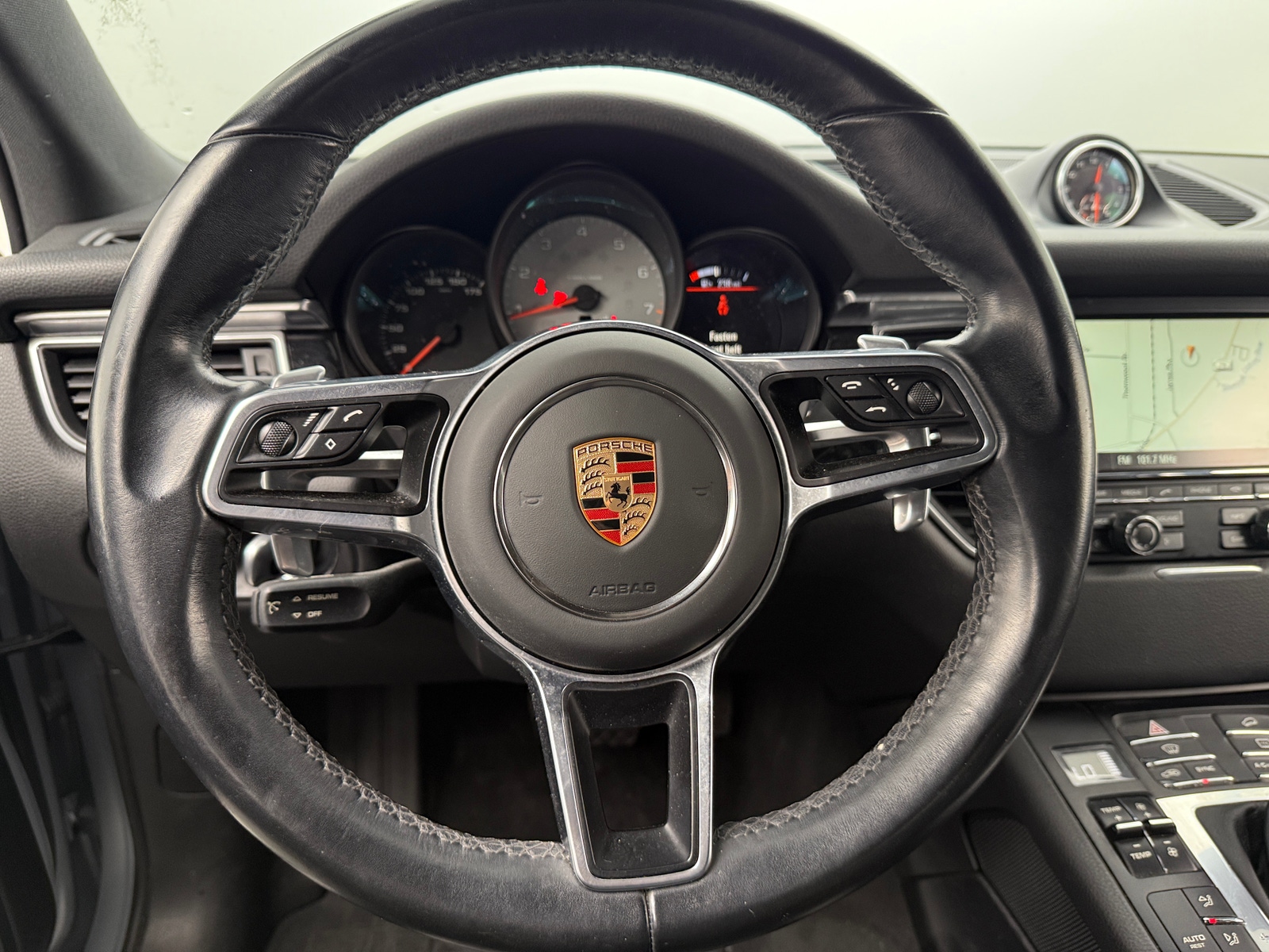 Thumbnail: 2015 Porsche Macan - 4