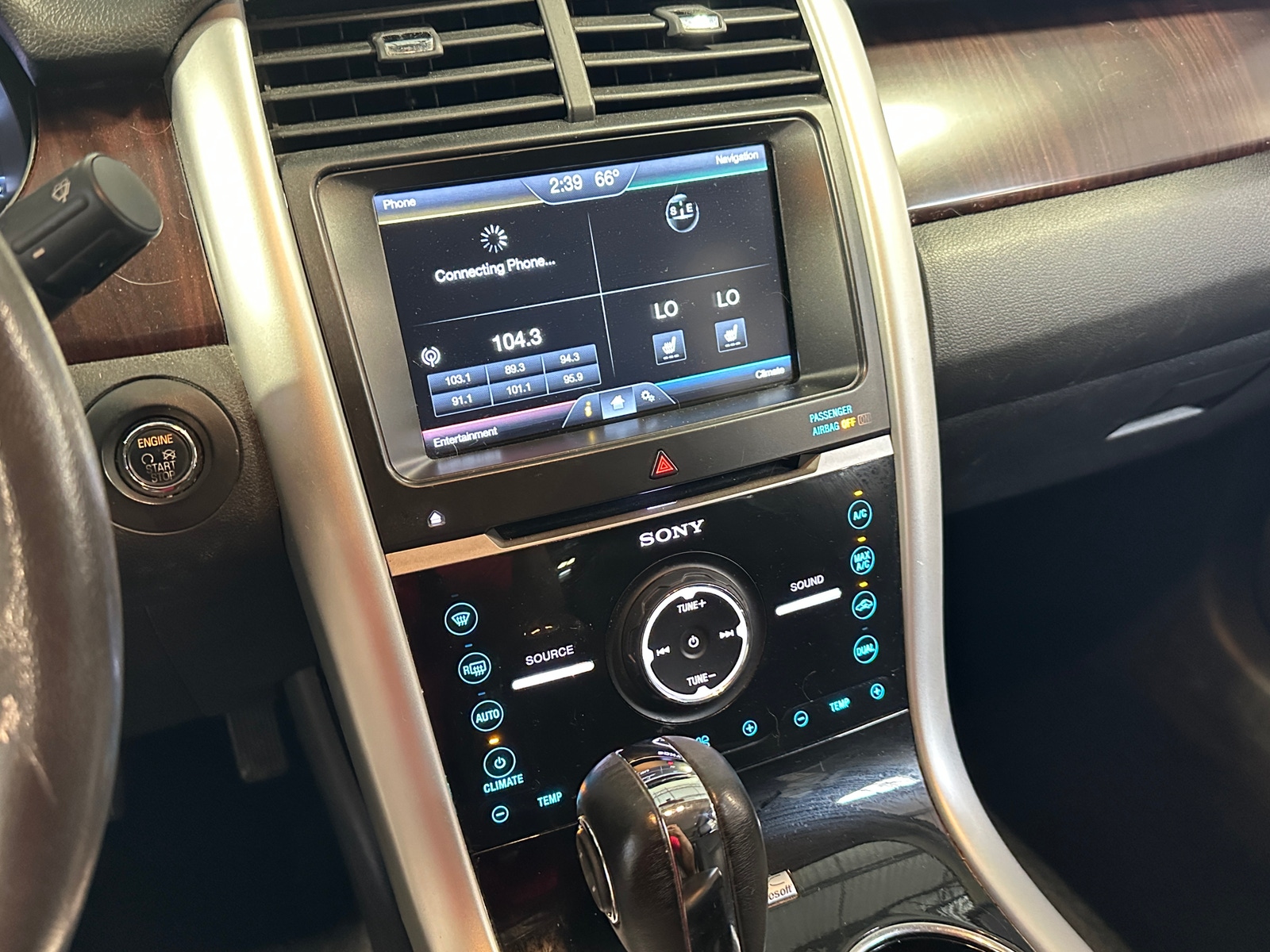 Thumbnail: 2013 Ford Edge - 3