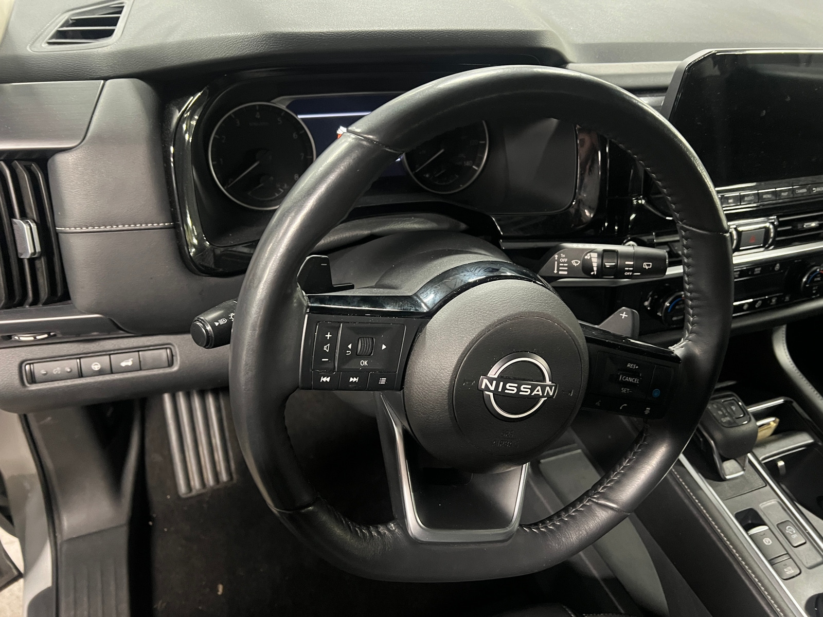 Thumbnail: 2023 Nissan Pathfinder - 4