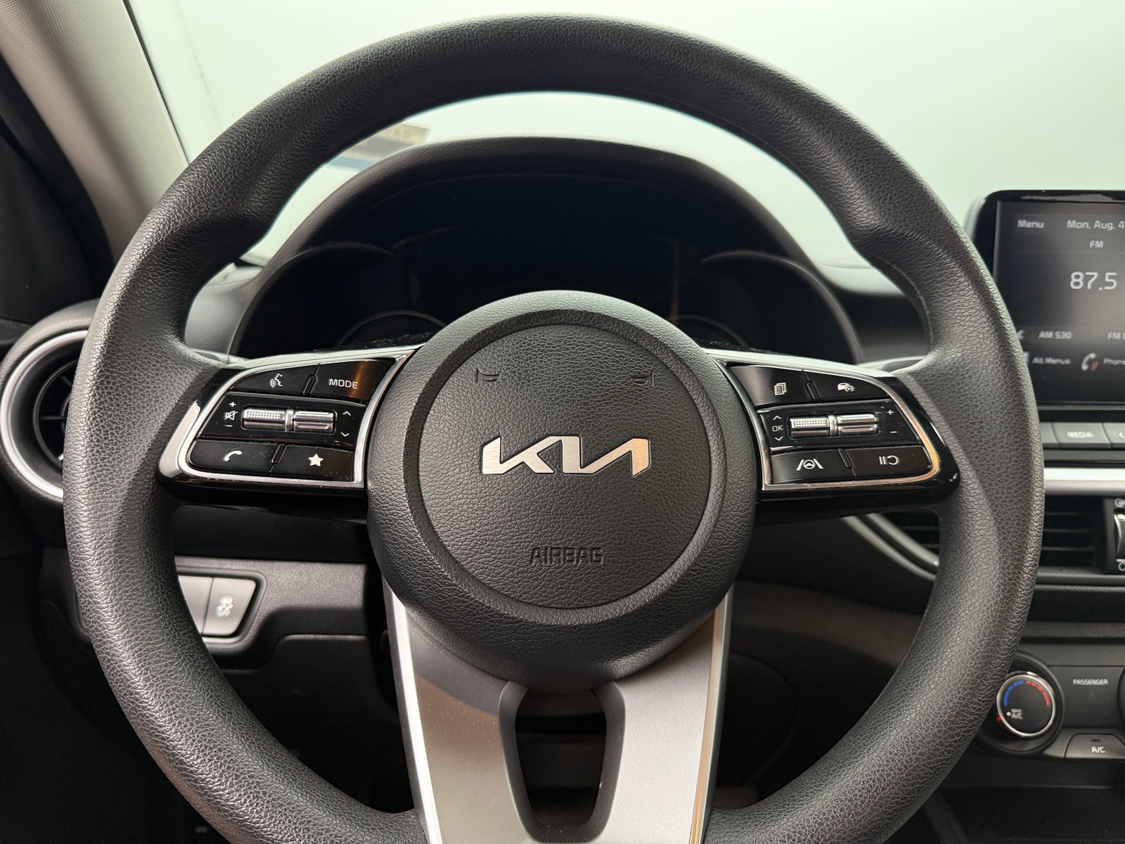 Thumbnail: 2022 Kia Forte - 5