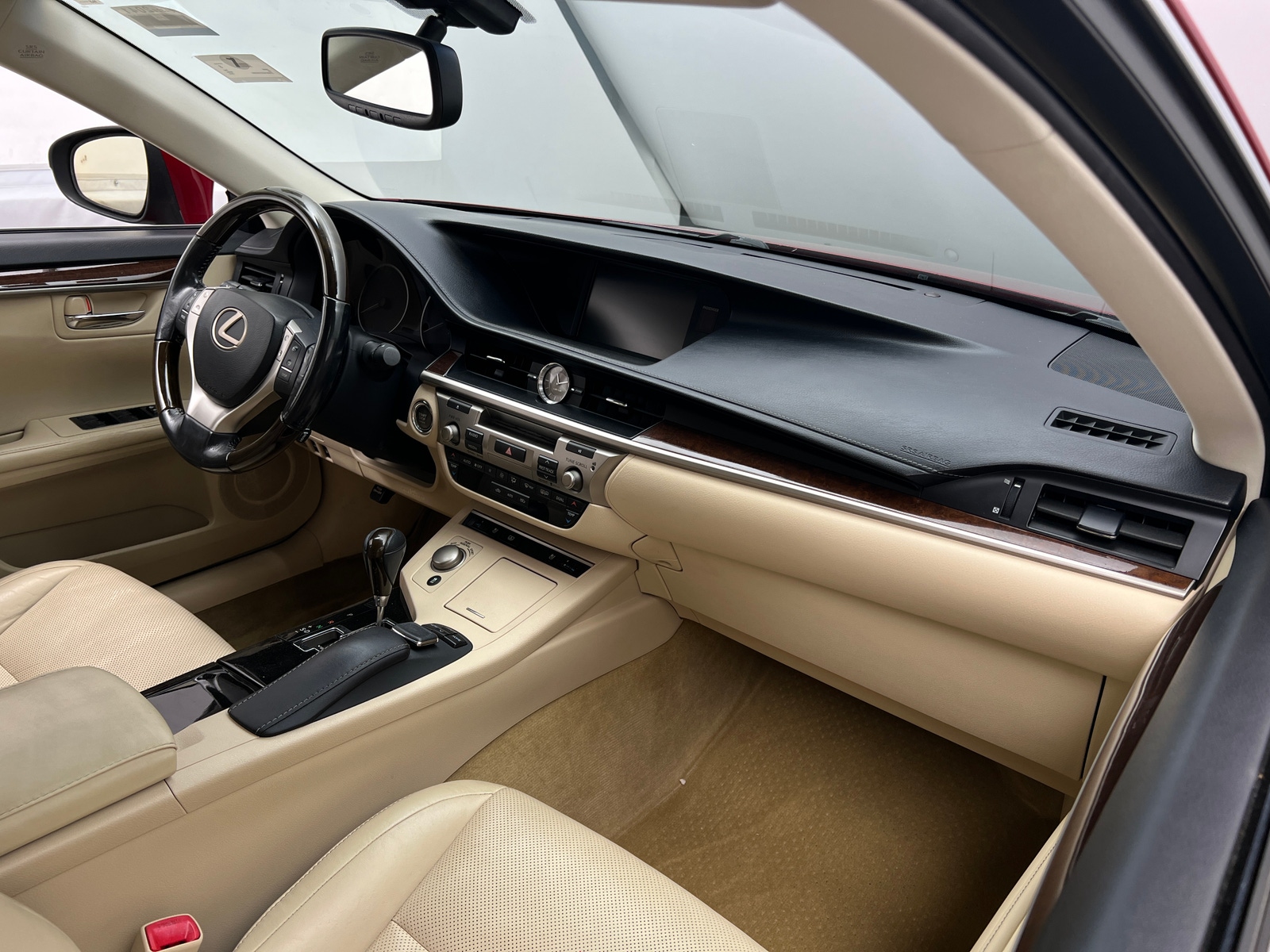 Thumbnail: 2015 Lexus ES - 2