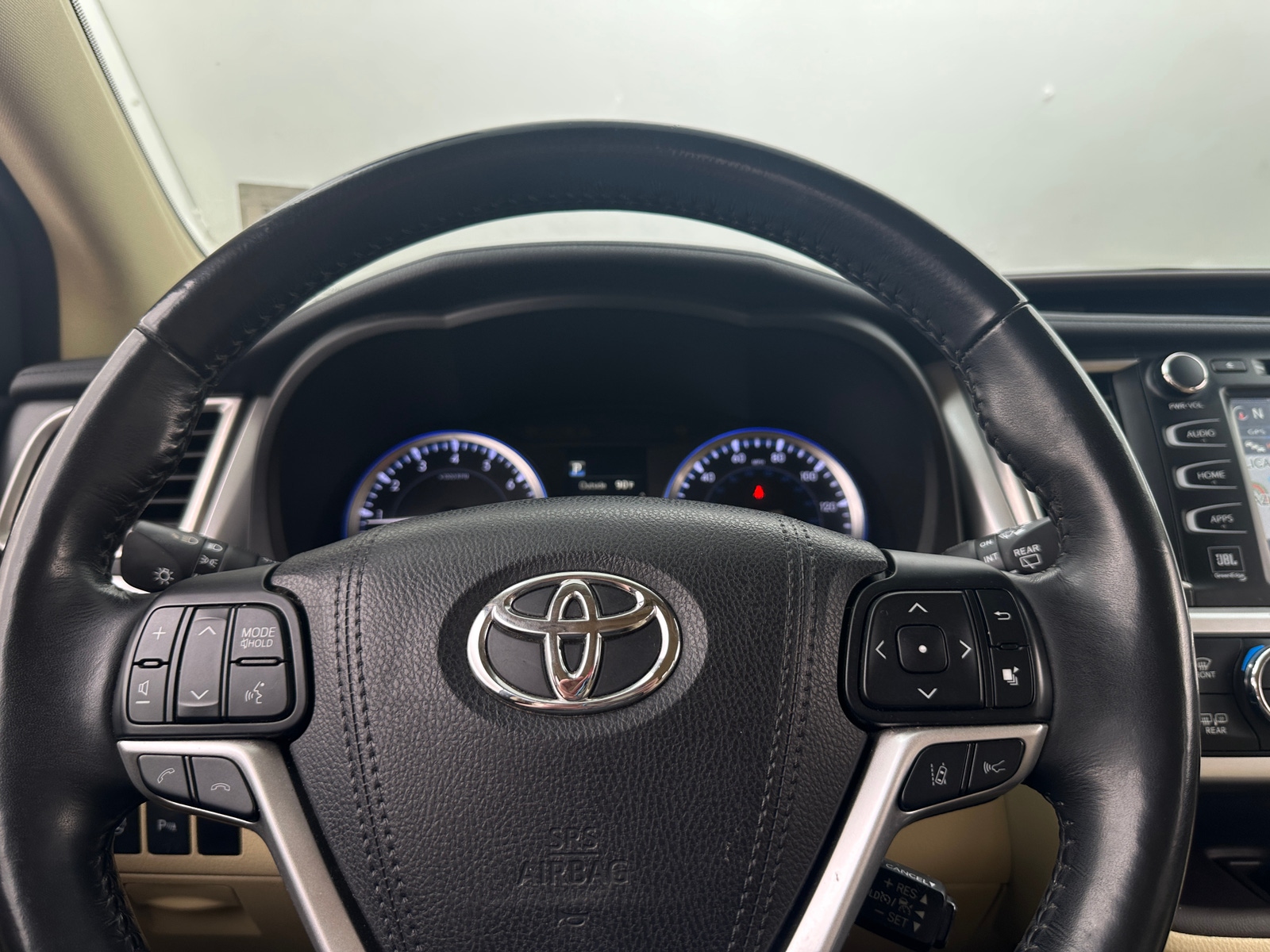 Thumbnail: 2017 Toyota Highlander - 4