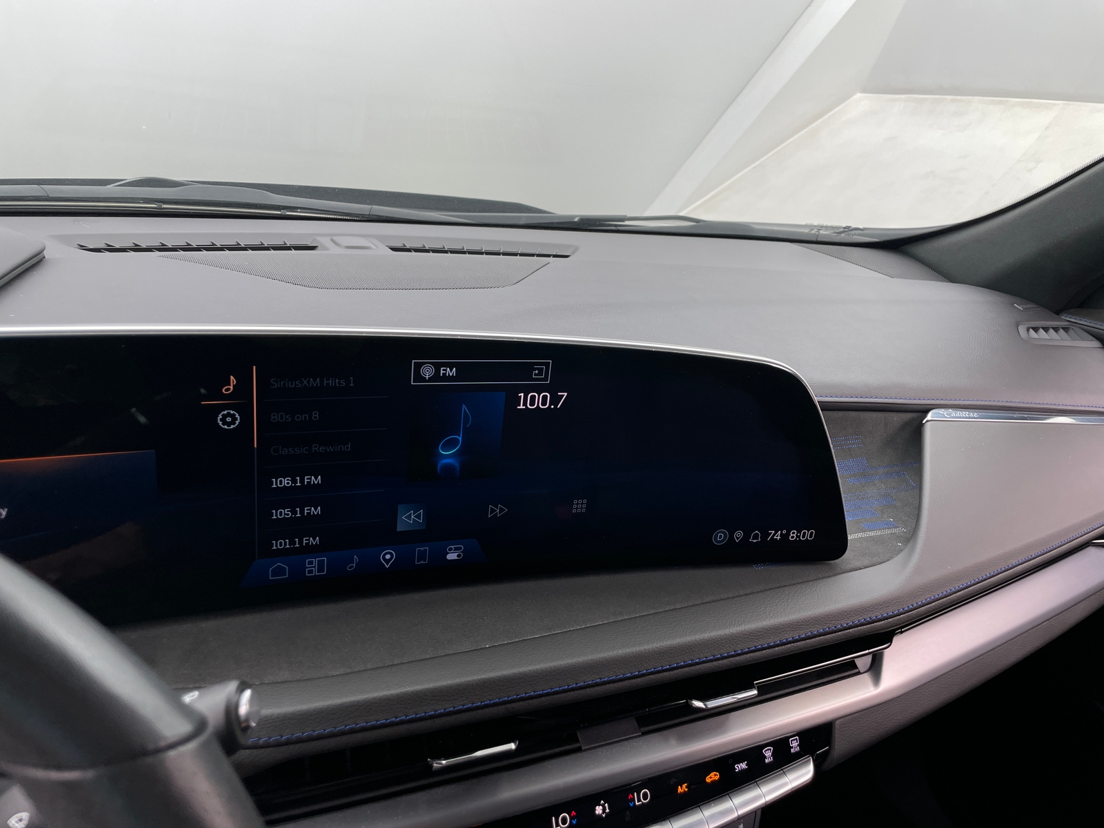 Thumbnail: 2024 Cadillac XT4 - 3