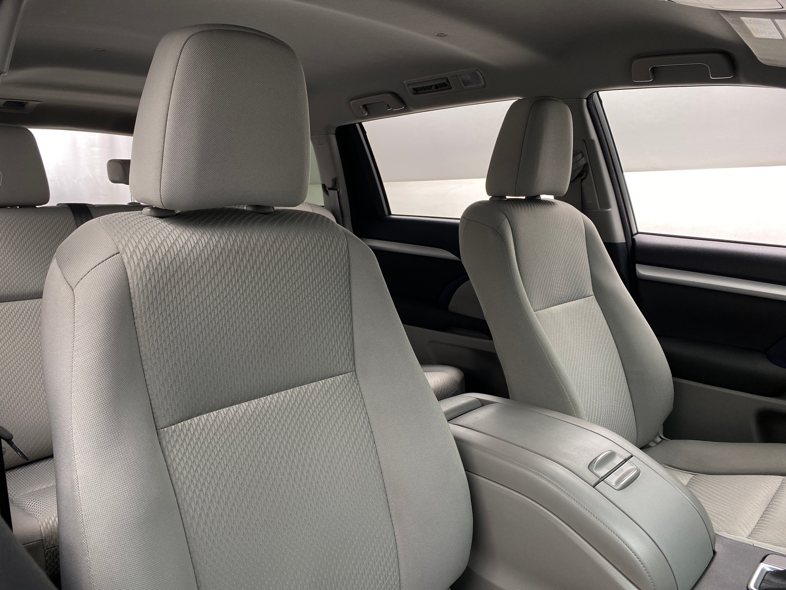 Thumbnail: 2016 Toyota Highlander - 2