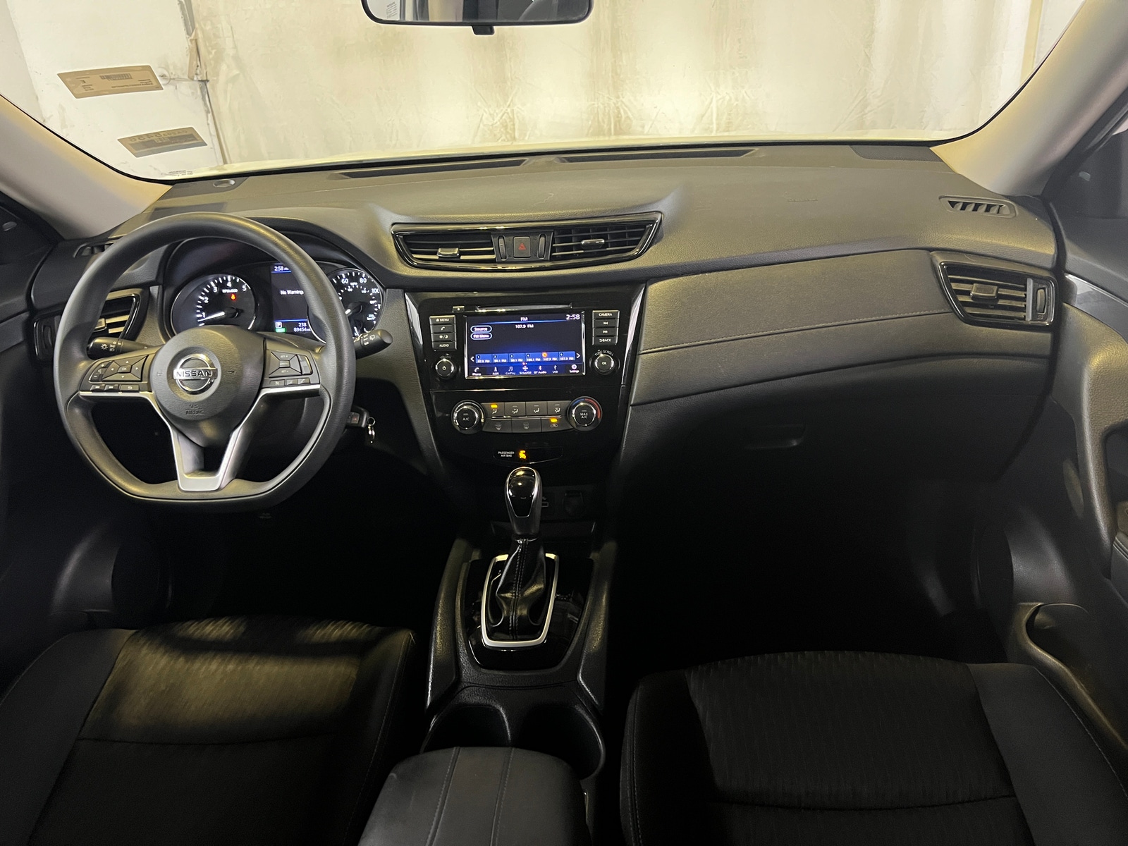 Thumbnail: 2018 Nissan Rogue - 3