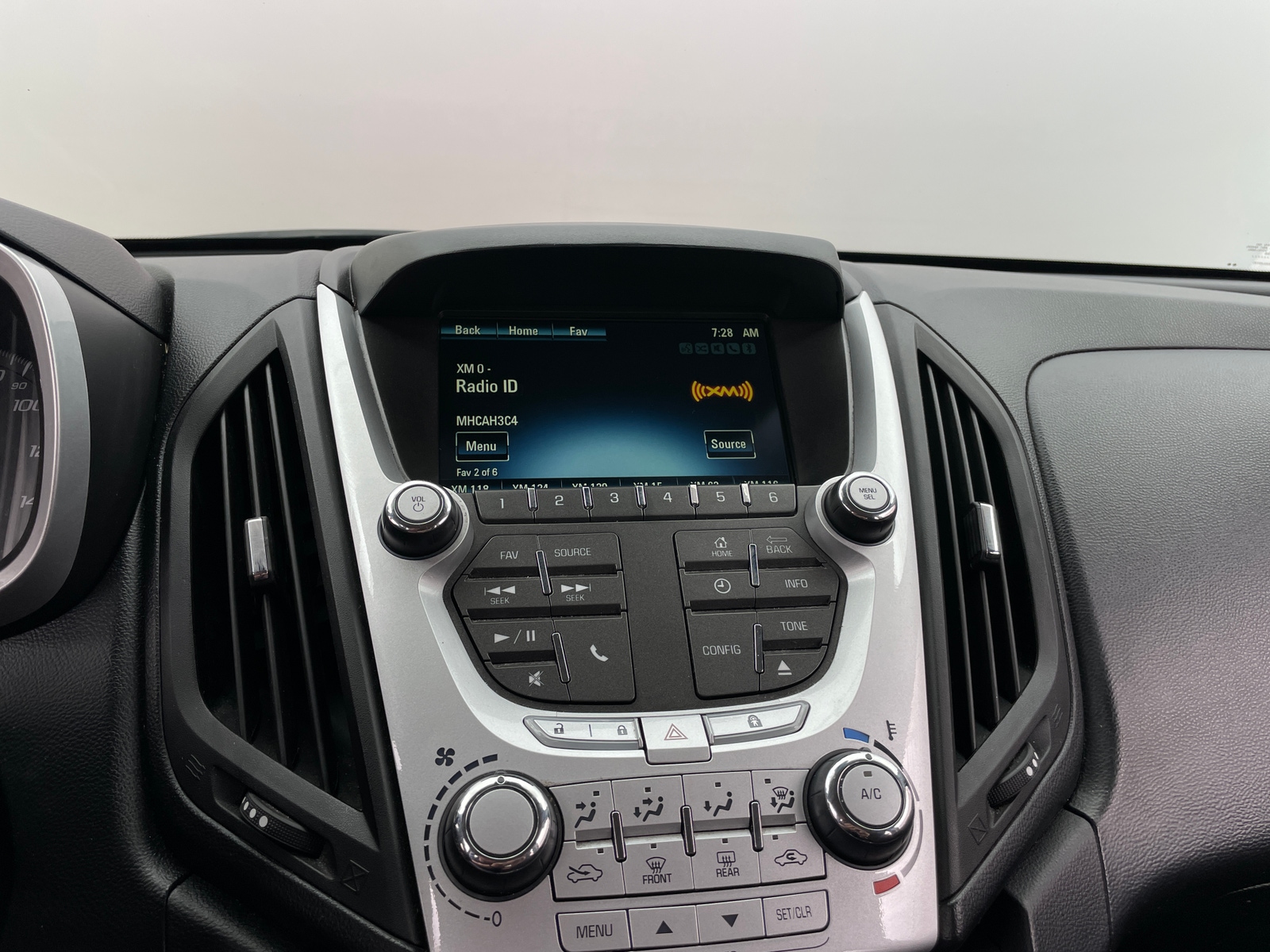 Thumbnail: 2015 Chevrolet Equinox - 4