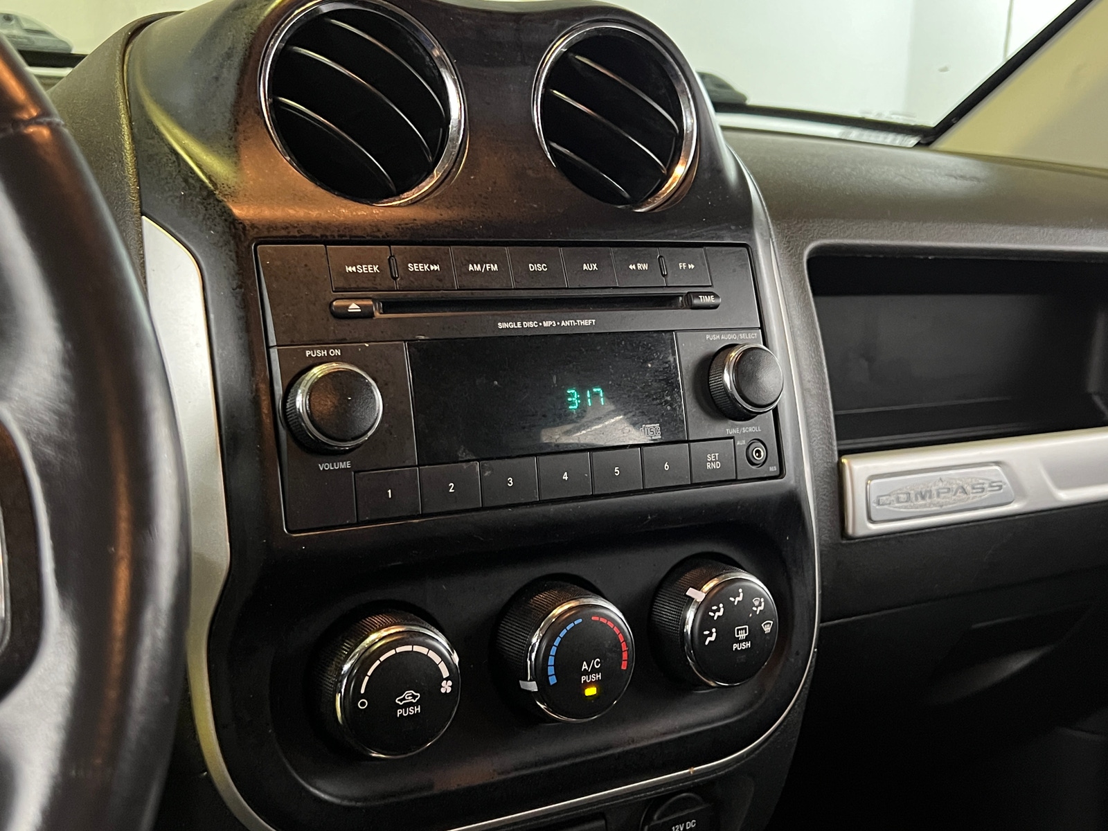 Thumbnail: 2014 Jeep Compass - 4