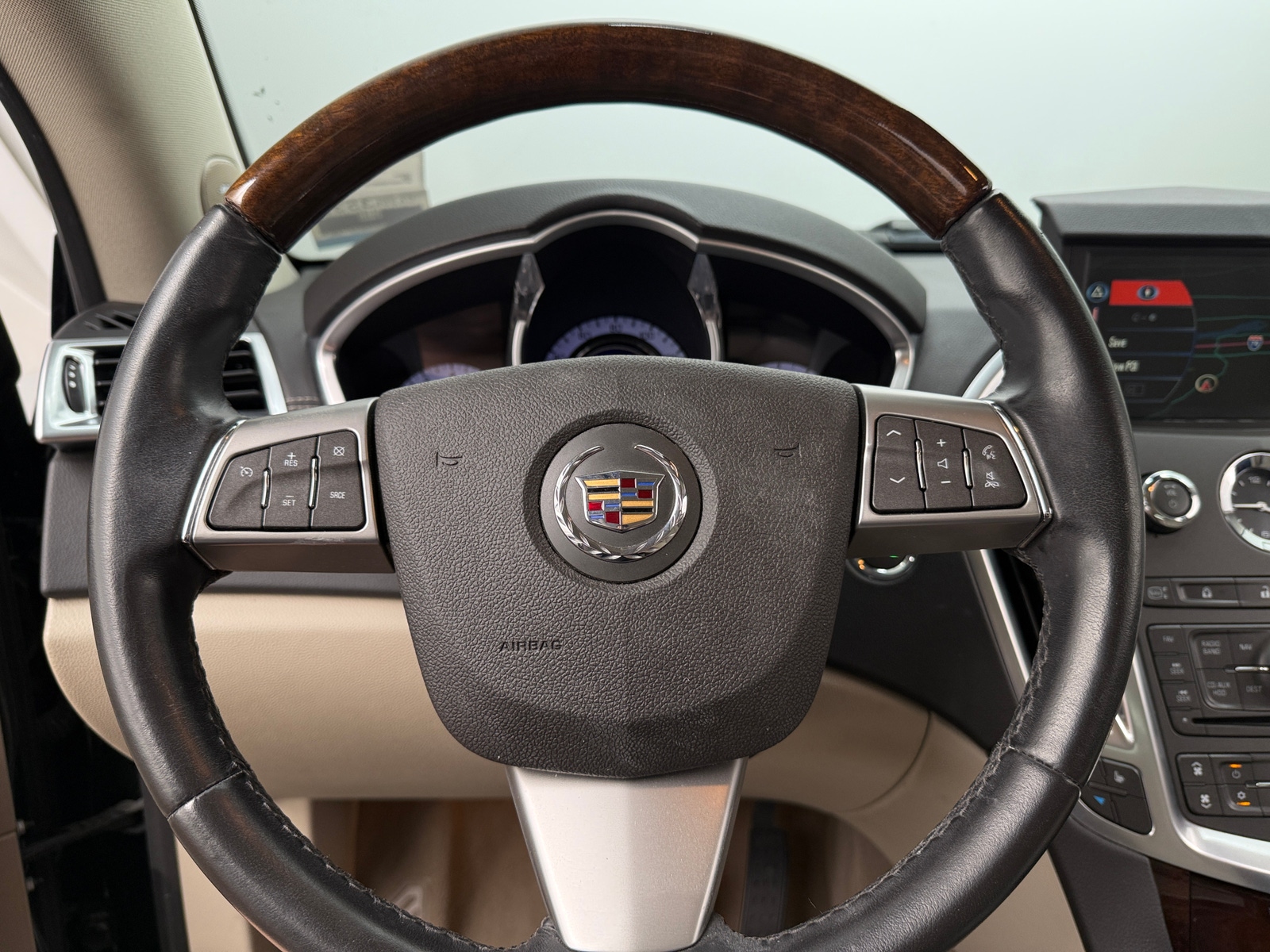 Thumbnail: 2011 Cadillac SRX - 4