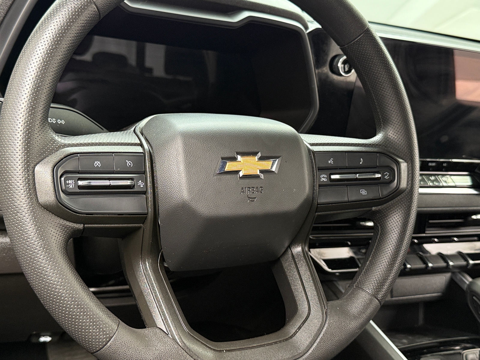 Thumbnail: 2024 Chevrolet Colorado - 5