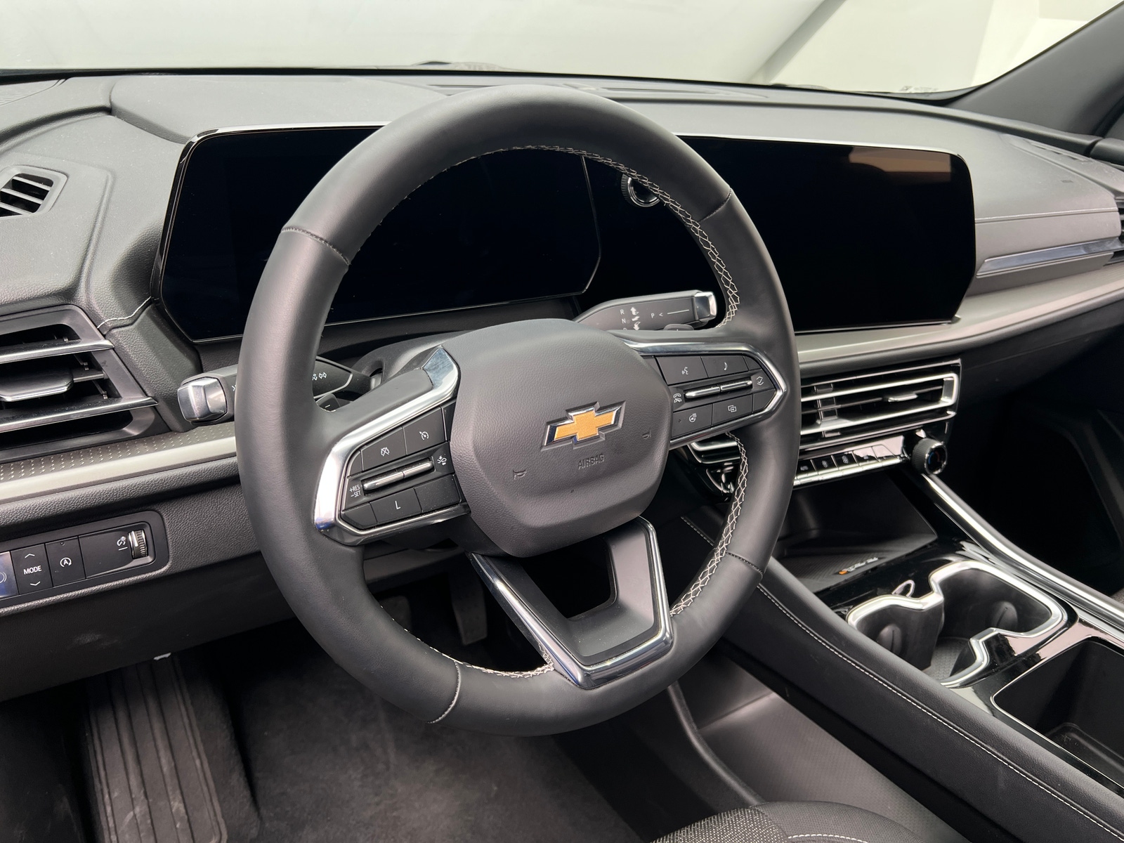 Thumbnail: 2025 Chevrolet Traverse - 5