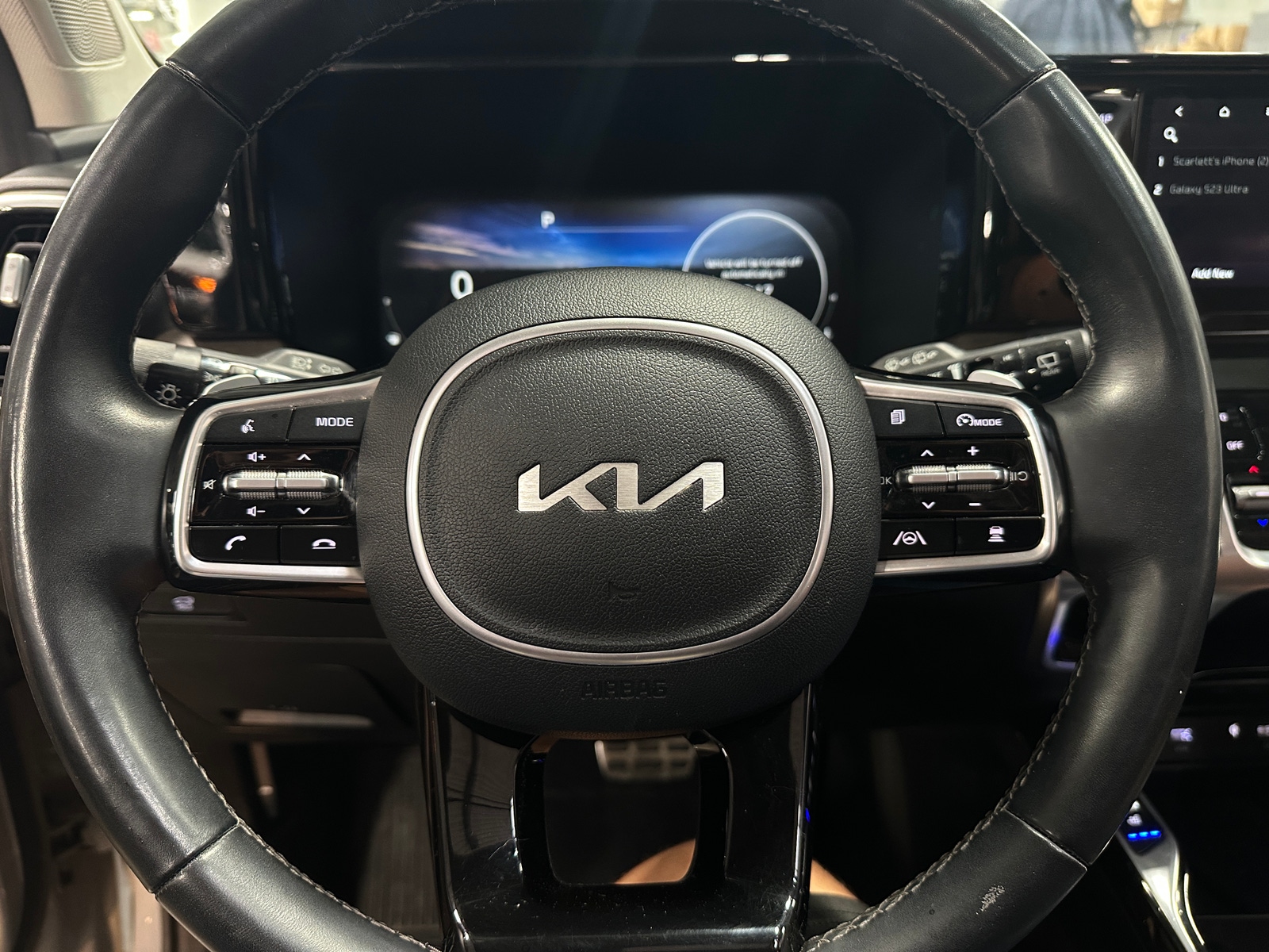 Thumbnail: 2022 Kia Sorento - 4