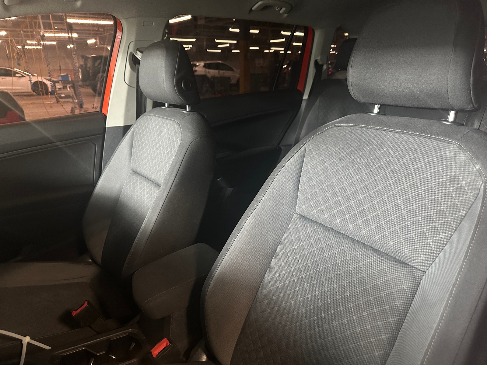 Thumbnail: 2019 Volkswagen Tiguan - 2