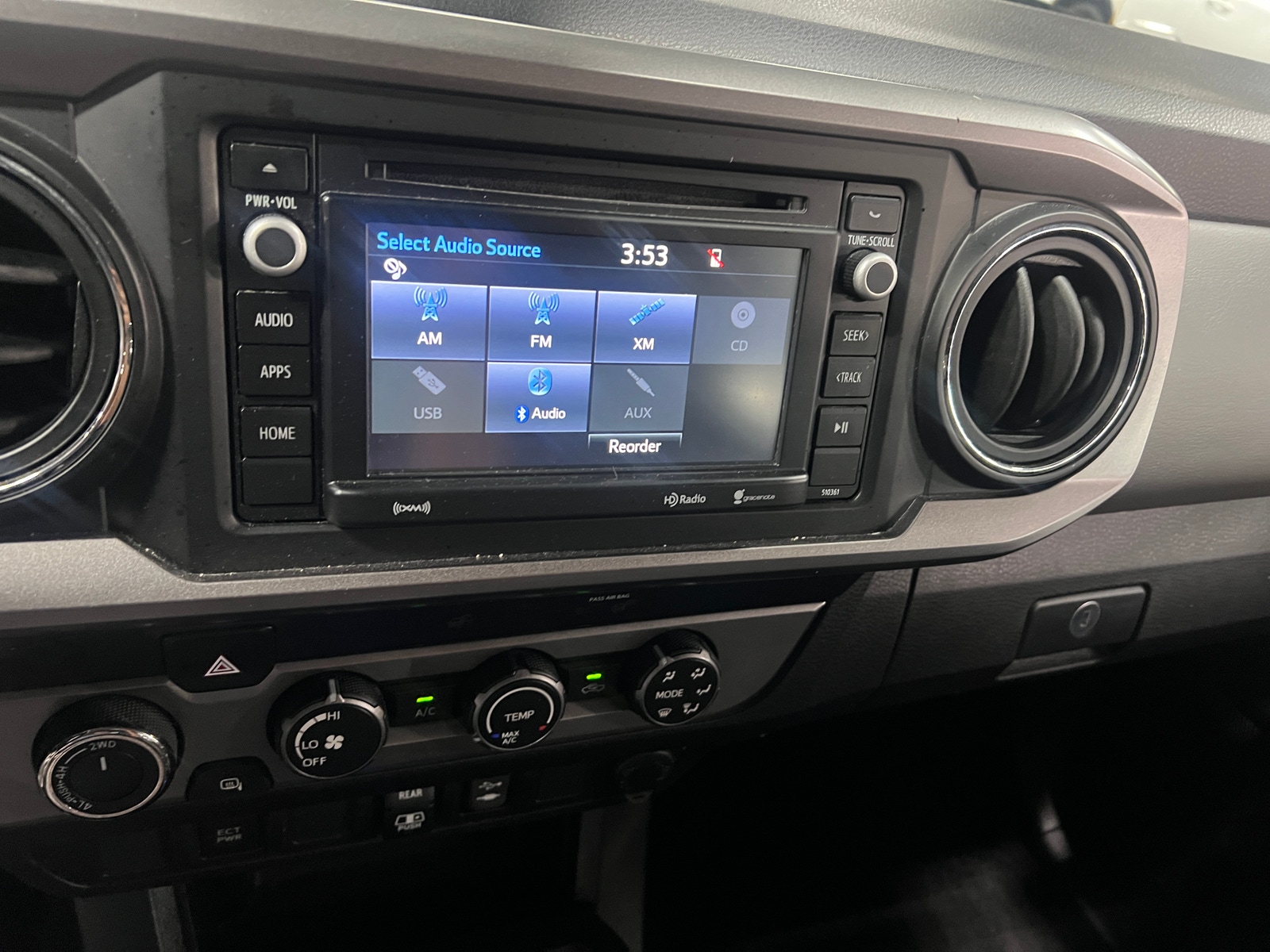 Thumbnail: 2019 Toyota Tacoma - 4