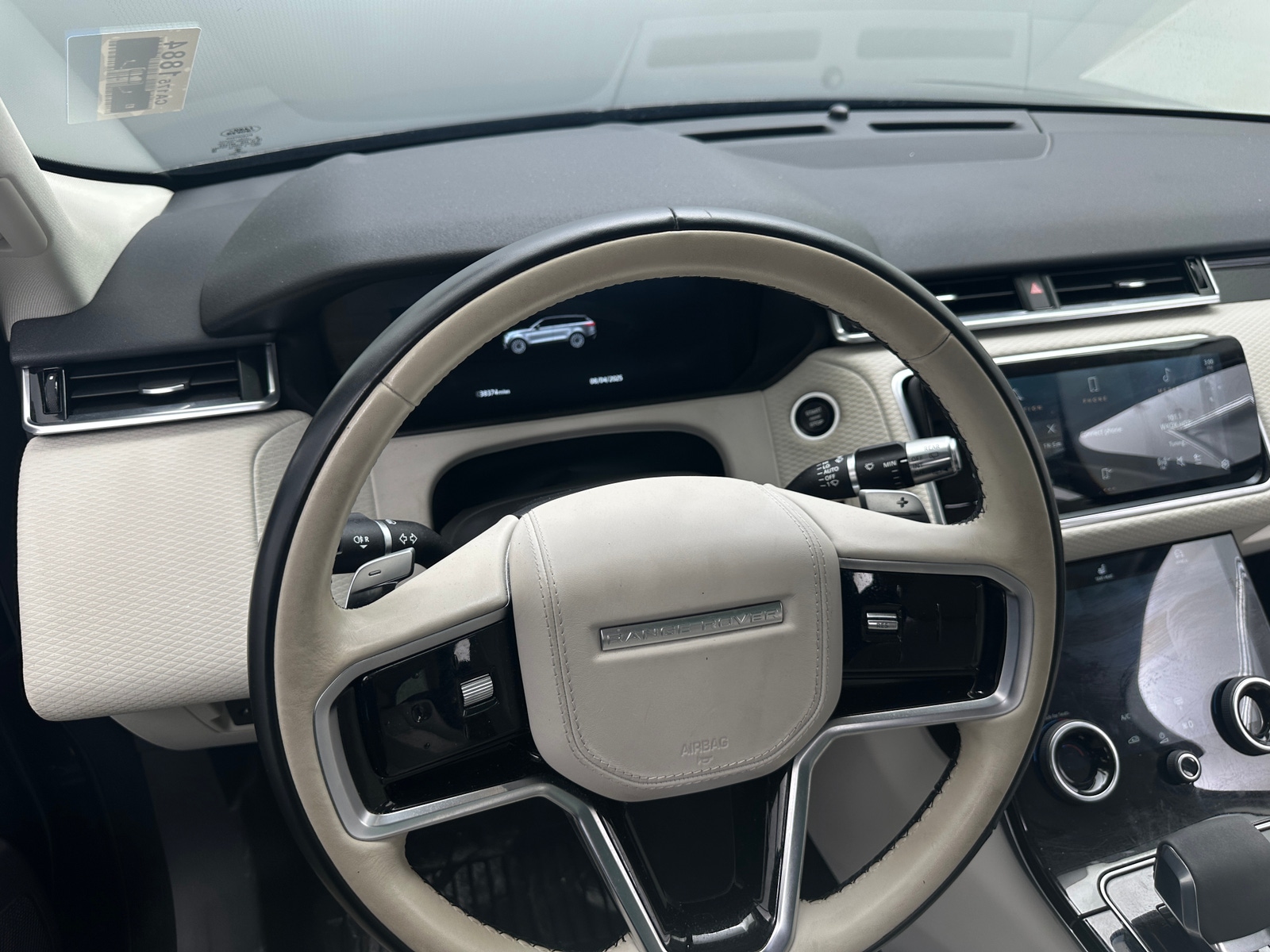 Thumbnail: 2021 Land Rover Range Rover Velar - 4