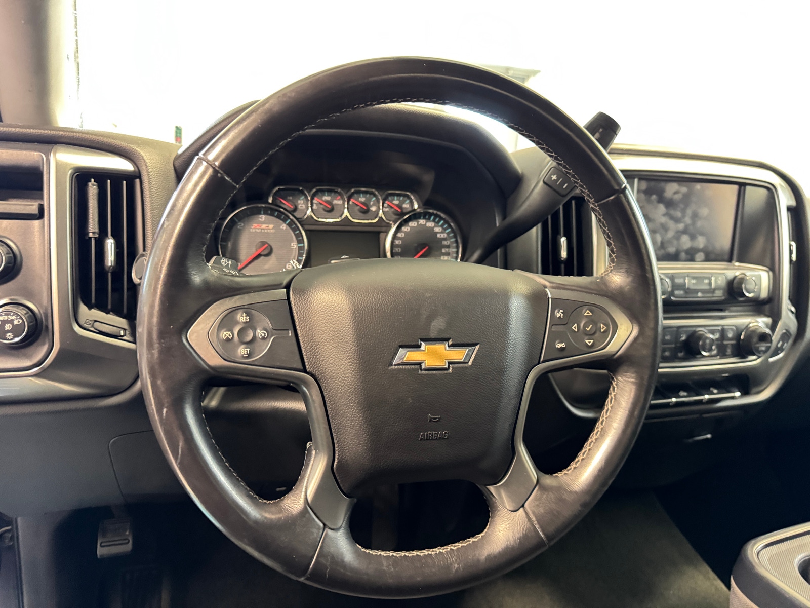 Thumbnail: 2017 Chevrolet Silverado 1500 - 5