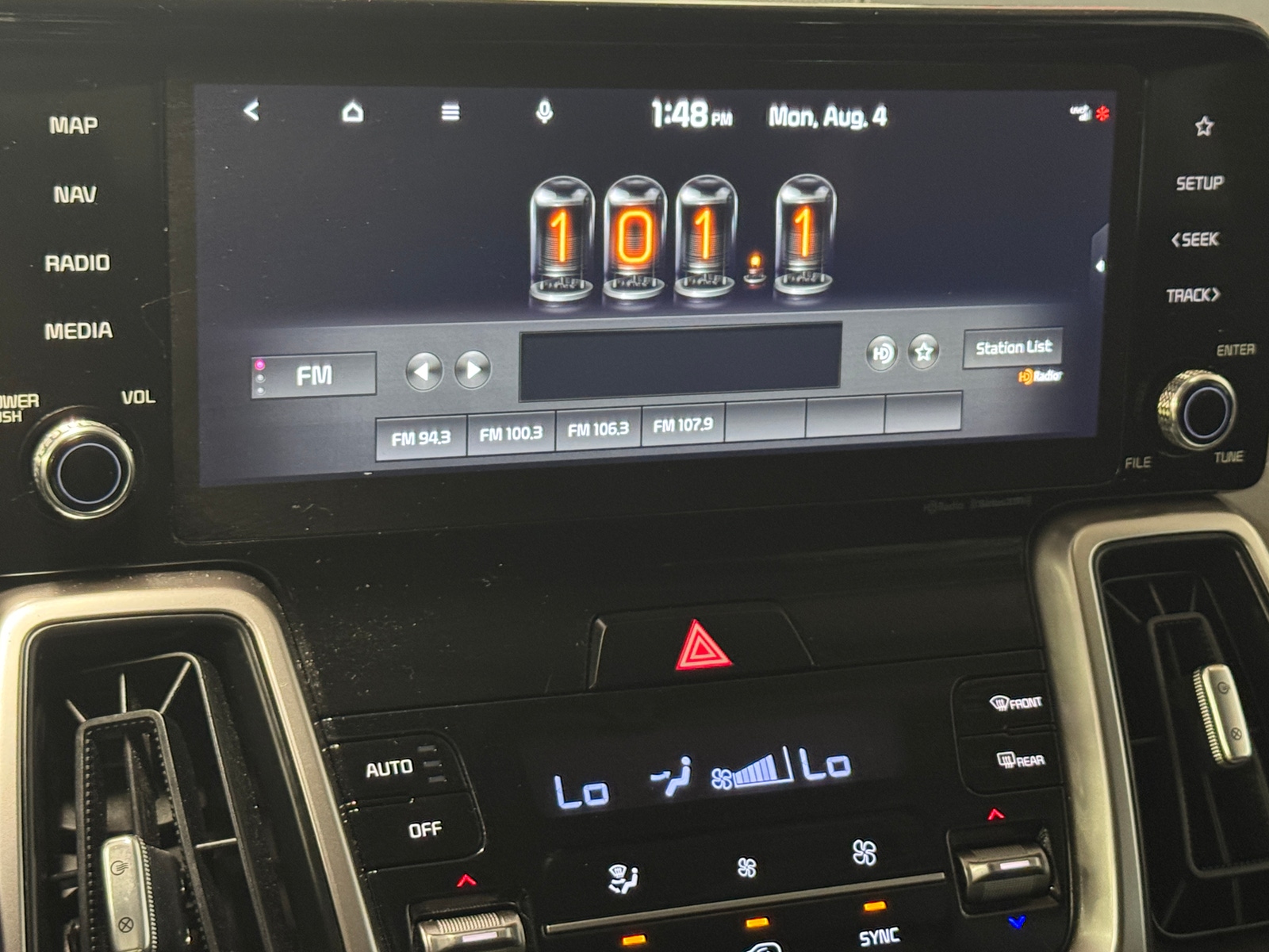 Thumbnail: 2022 Kia Sorento - 3