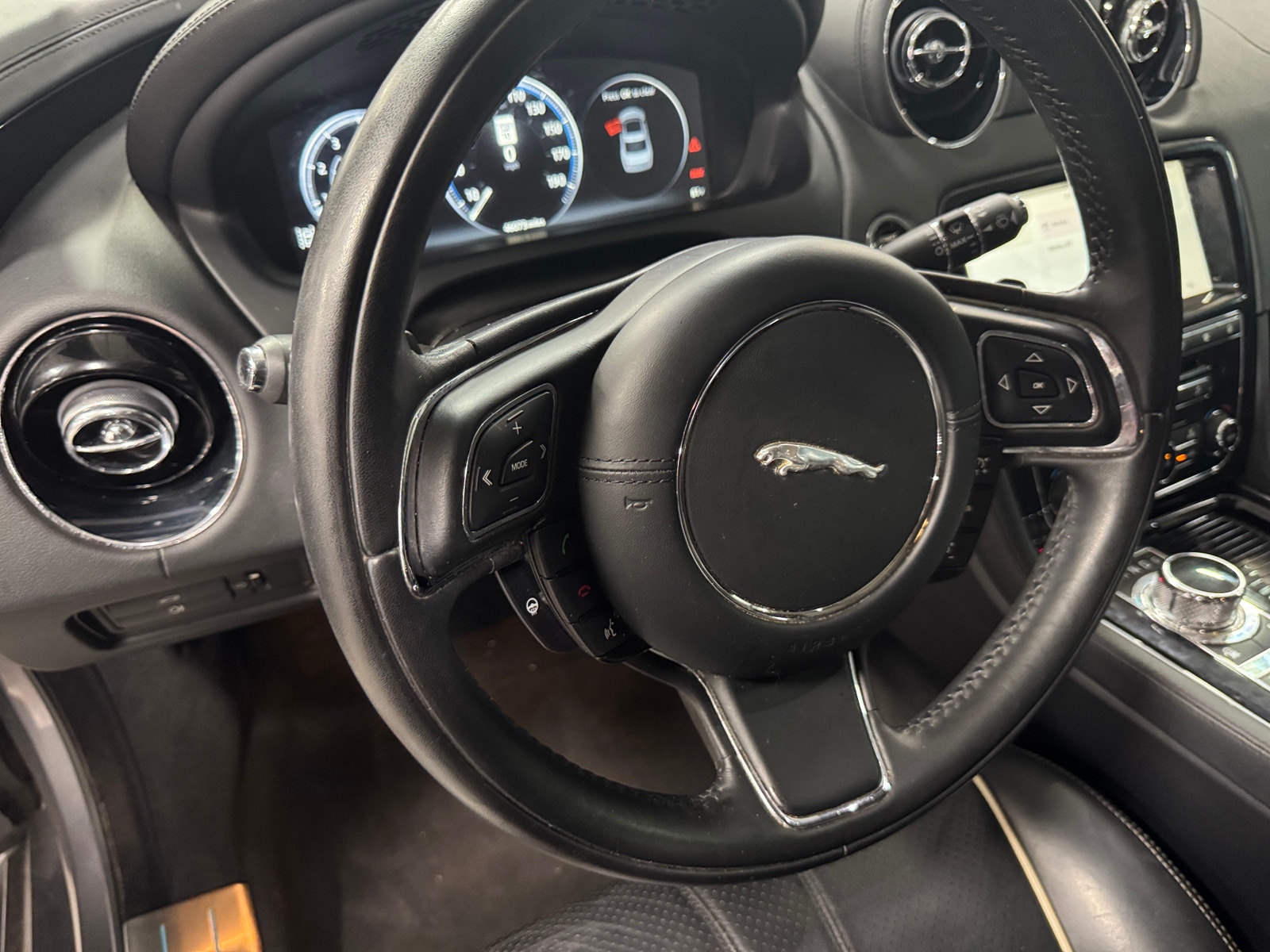 Thumbnail: 2019 Jaguar XJ - 4