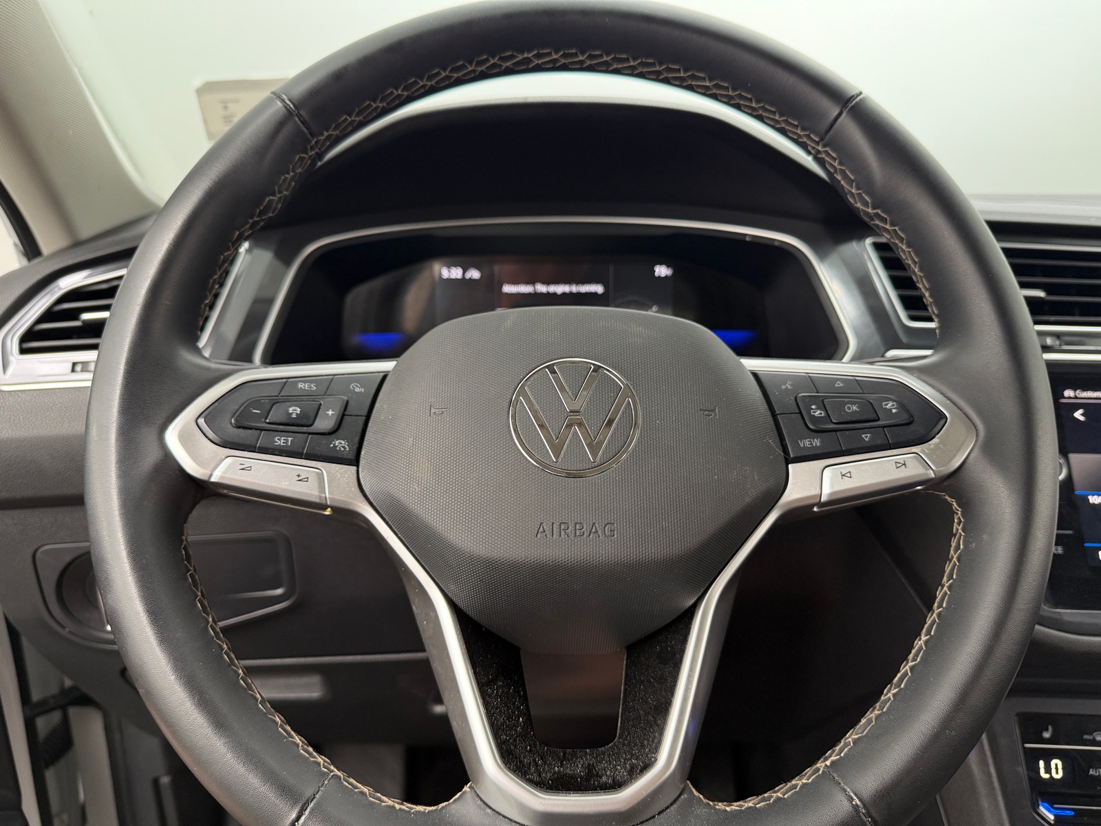 Thumbnail: 2024 Volkswagen Tiguan - 4