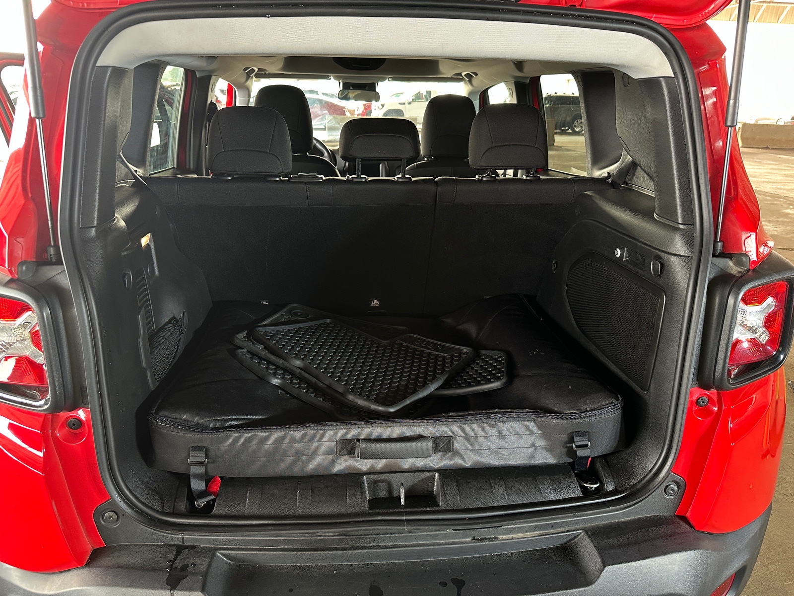 Thumbnail: 2019 Jeep Renegade - 7