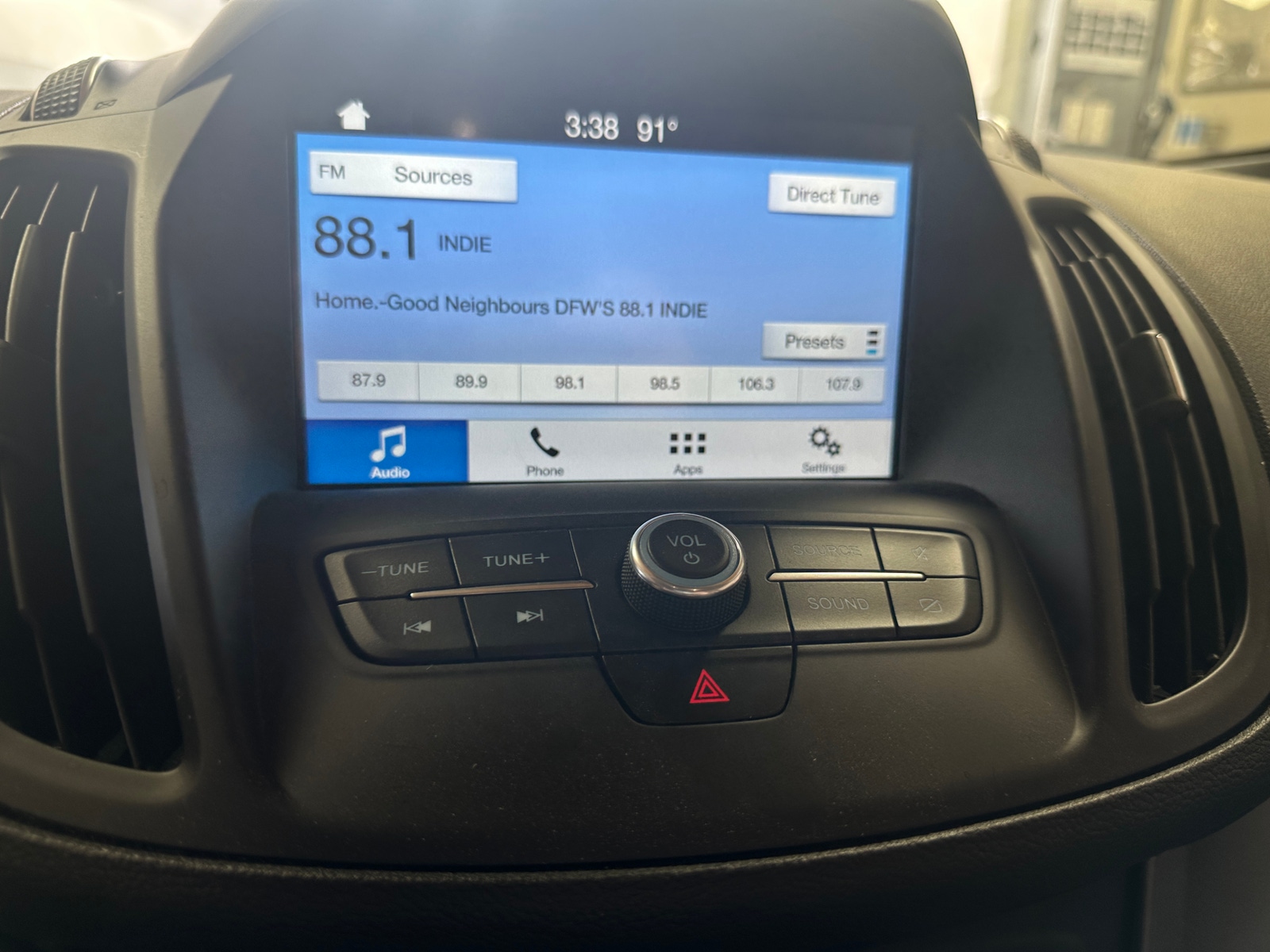 Thumbnail: 2019 Ford Escape - 4