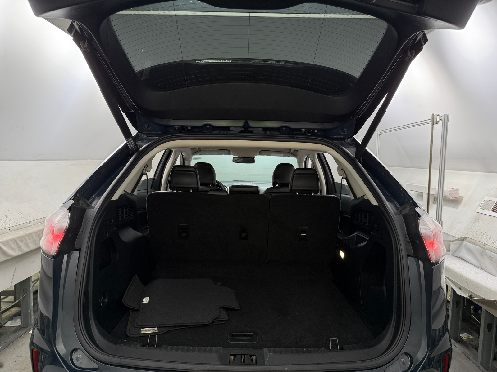 Thumbnail: 2019 Ford Edge - 7