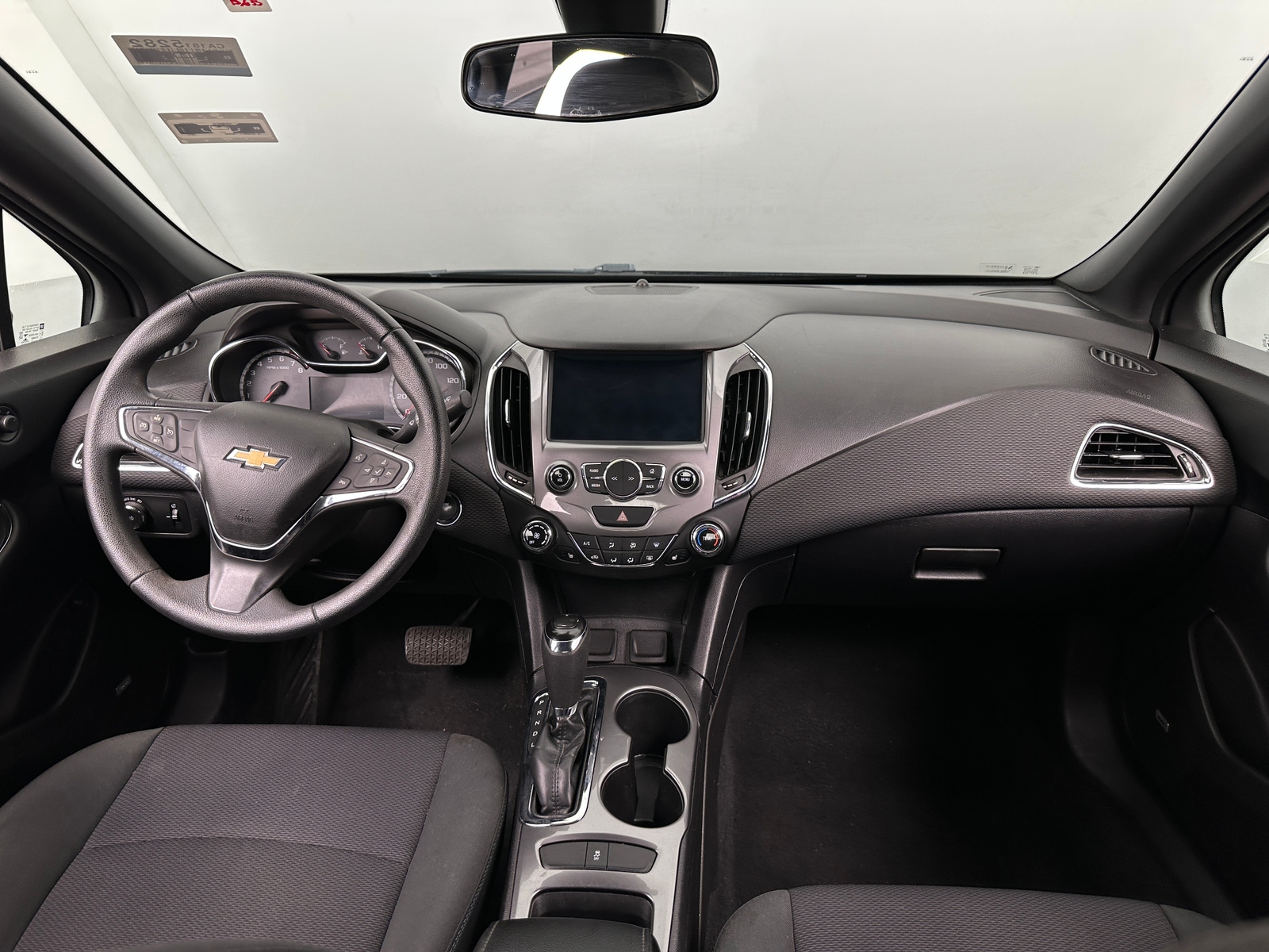 Thumbnail: 2017 Chevrolet Cruze - 3
