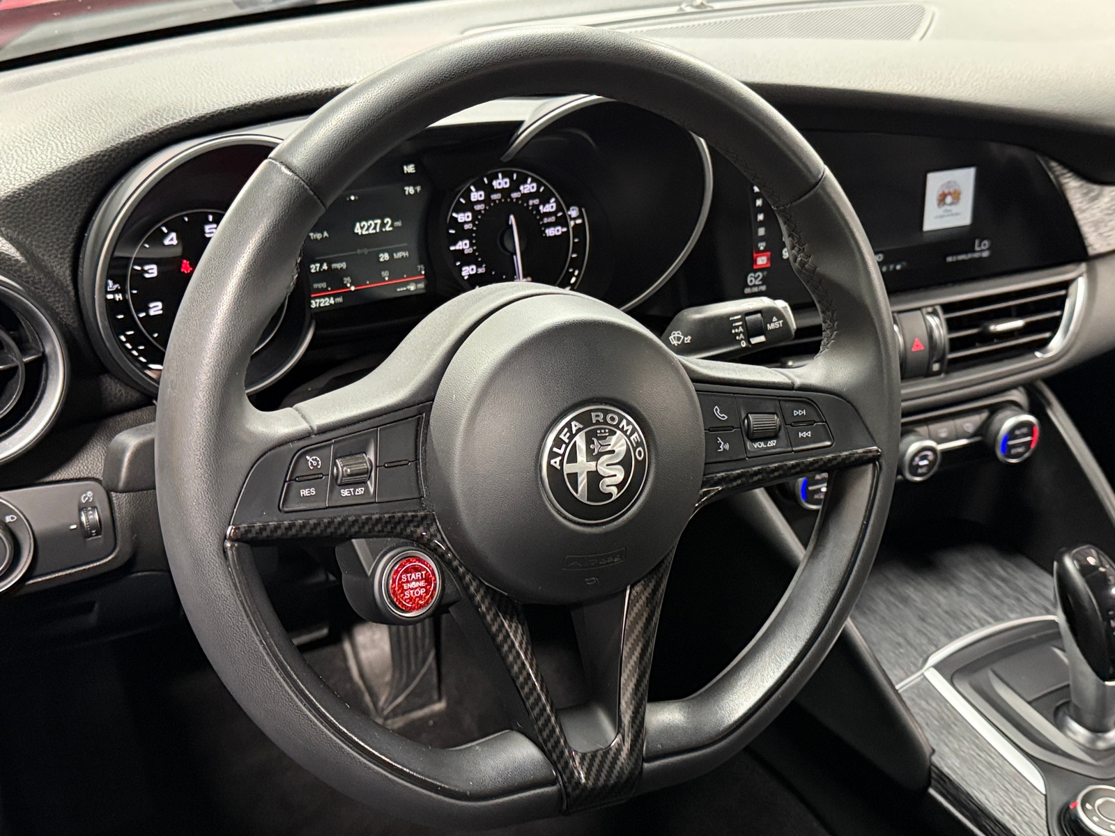 Thumbnail: 2018 Alfa Romeo Giulia - 4