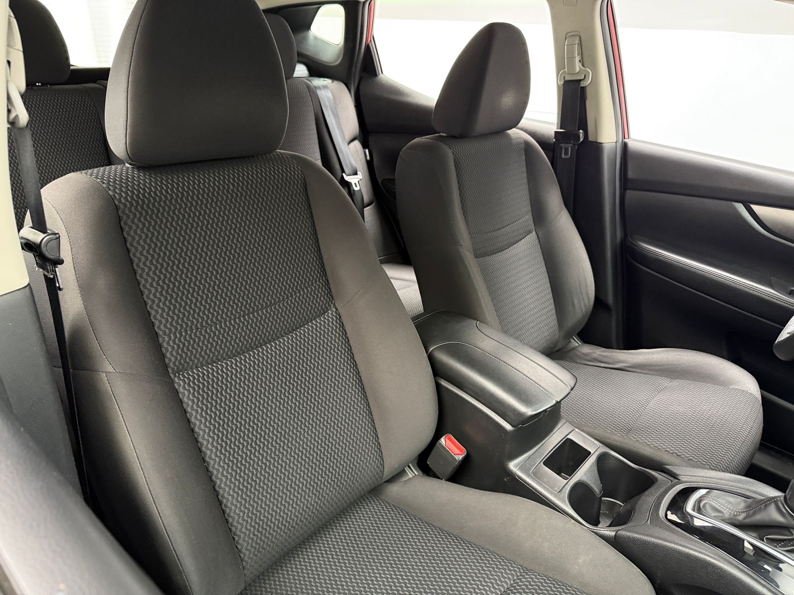 Thumbnail: 2020 Nissan Rogue Sport - 2