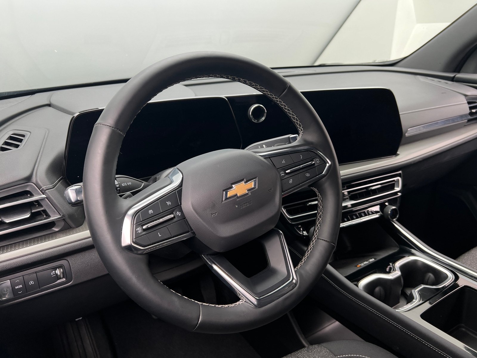 Thumbnail: 2025 Chevrolet Traverse - 5