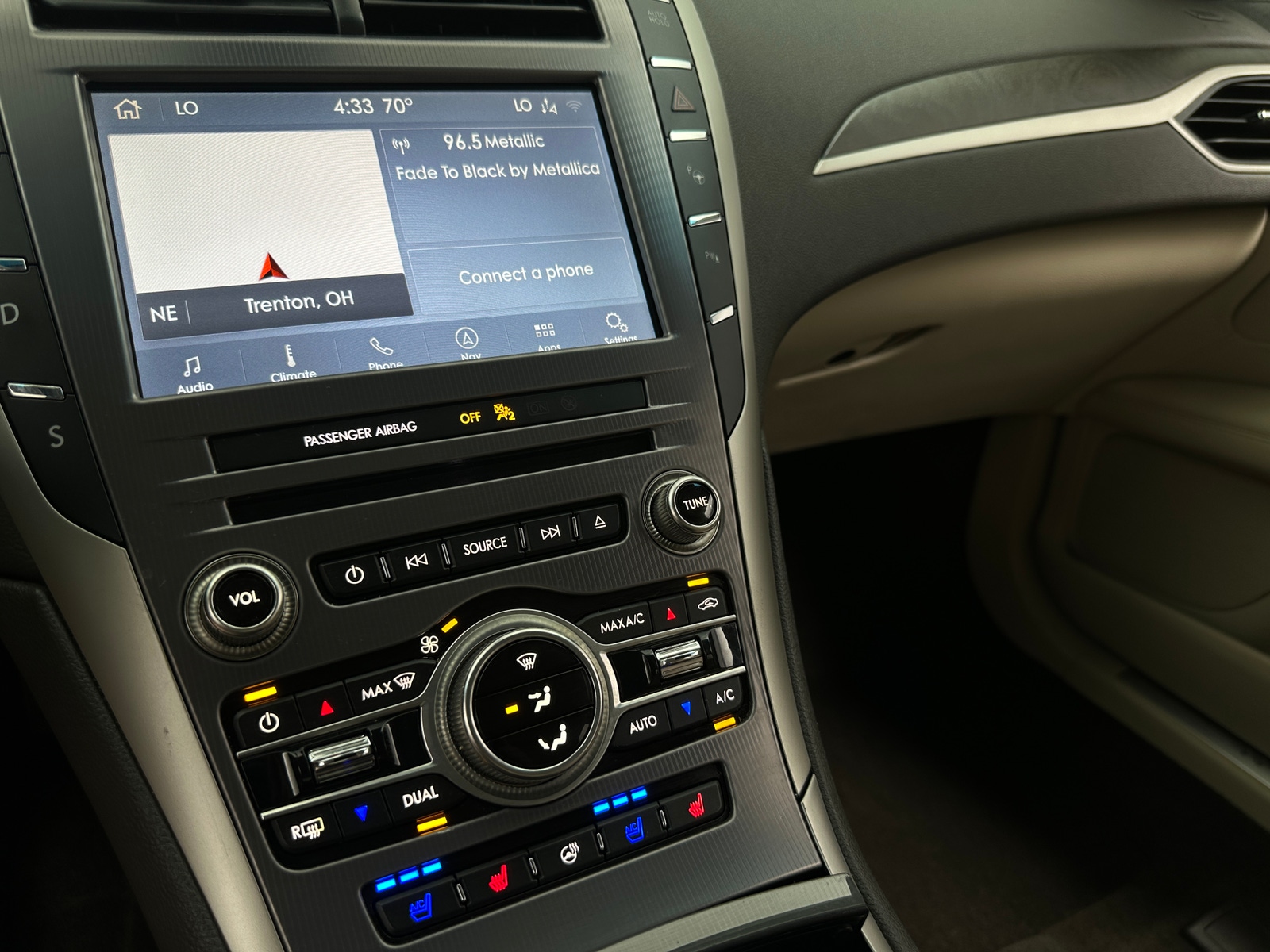 Thumbnail: 2020 Lincoln MKZ - 3