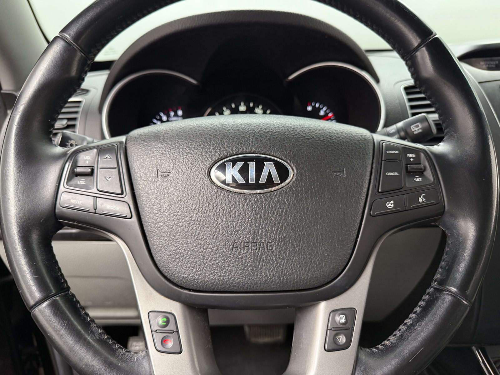Thumbnail: 2015 Kia Sorento - 4