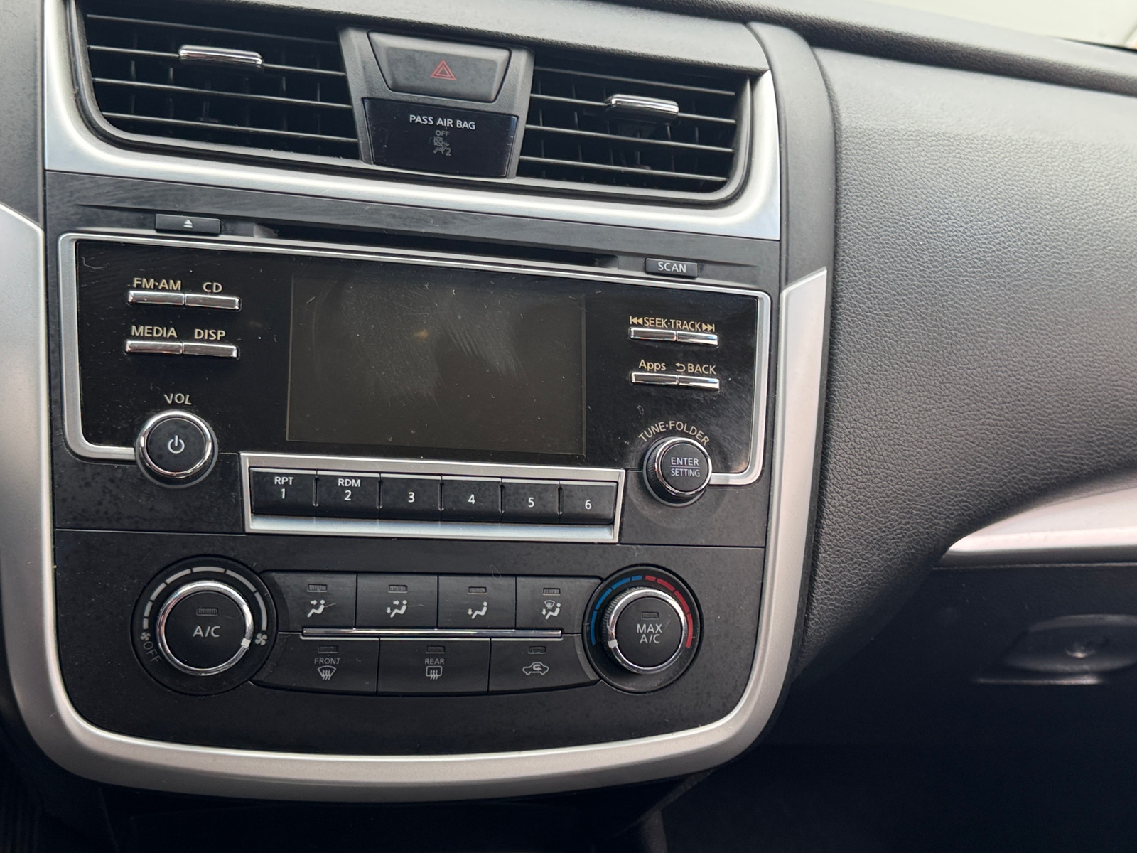 Thumbnail: 2016 Nissan Altima - 4
