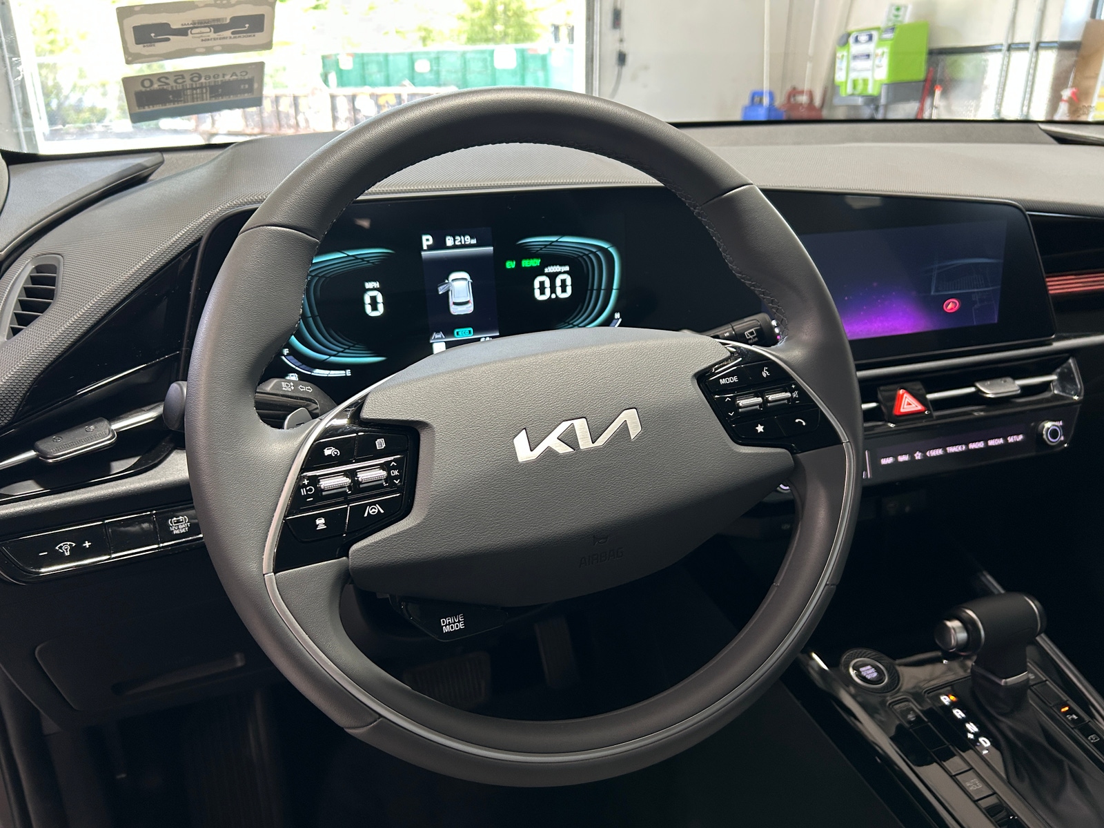 Thumbnail: 2024 Kia Niro - 5