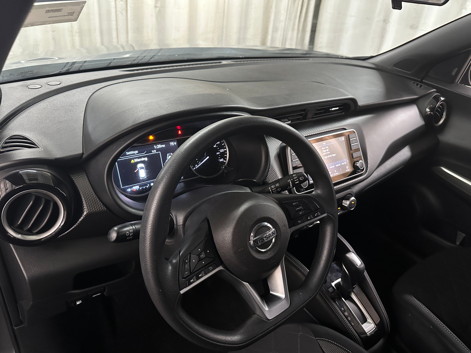 Thumbnail: 2020 Nissan Kicks - 3