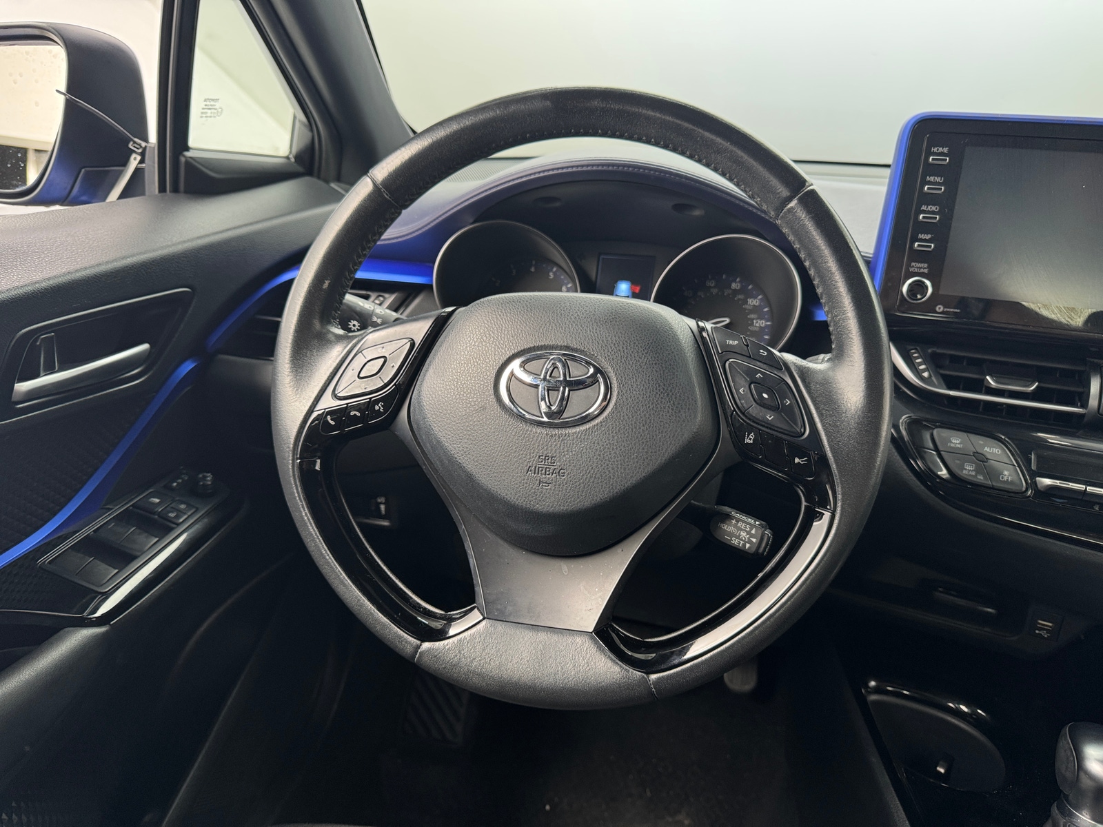 Thumbnail: 2022 Toyota C-HR - 5