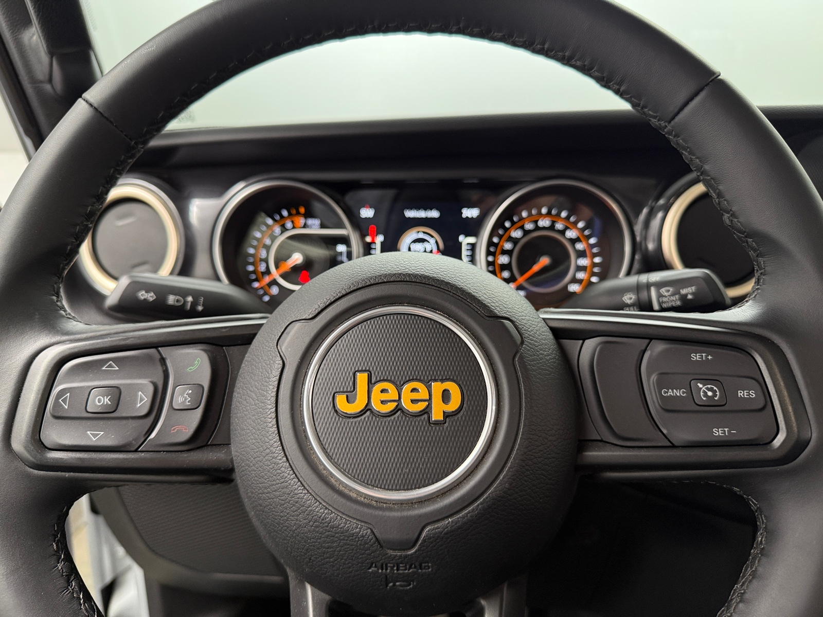 Thumbnail: 2022 Jeep Gladiator - 5