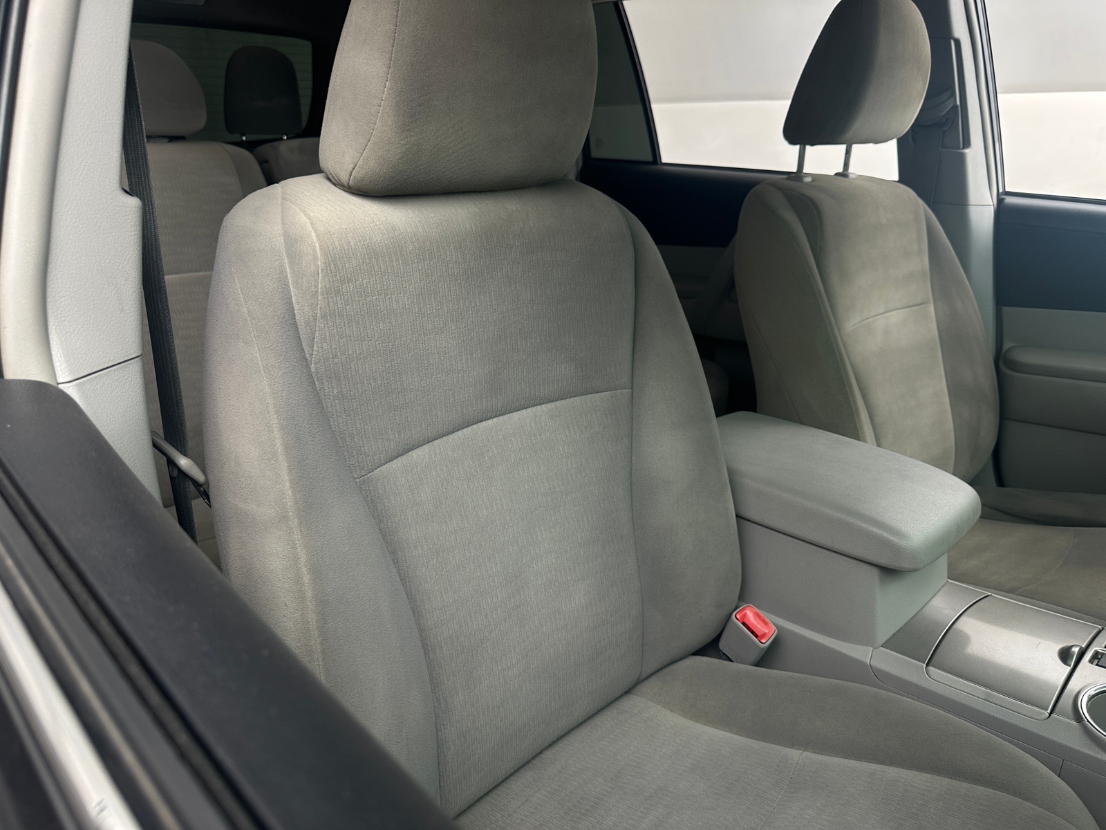 Thumbnail: 2013 Toyota Highlander - 2