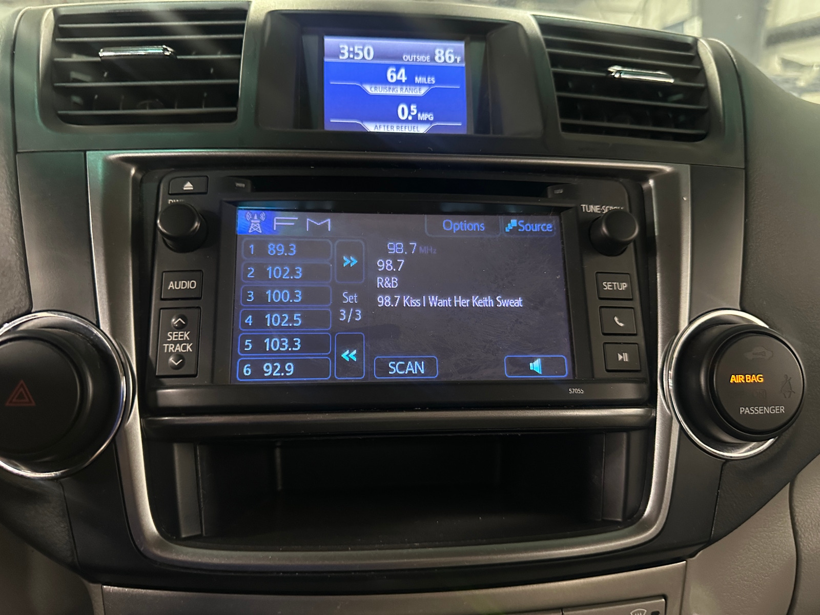 Thumbnail: 2013 Toyota Highlander - 4