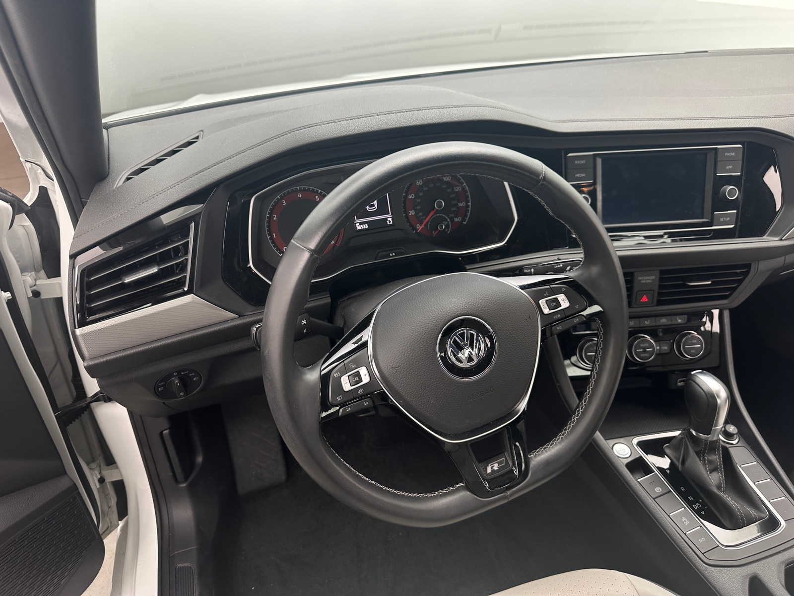 Thumbnail: 2019 Volkswagen Jetta - 4