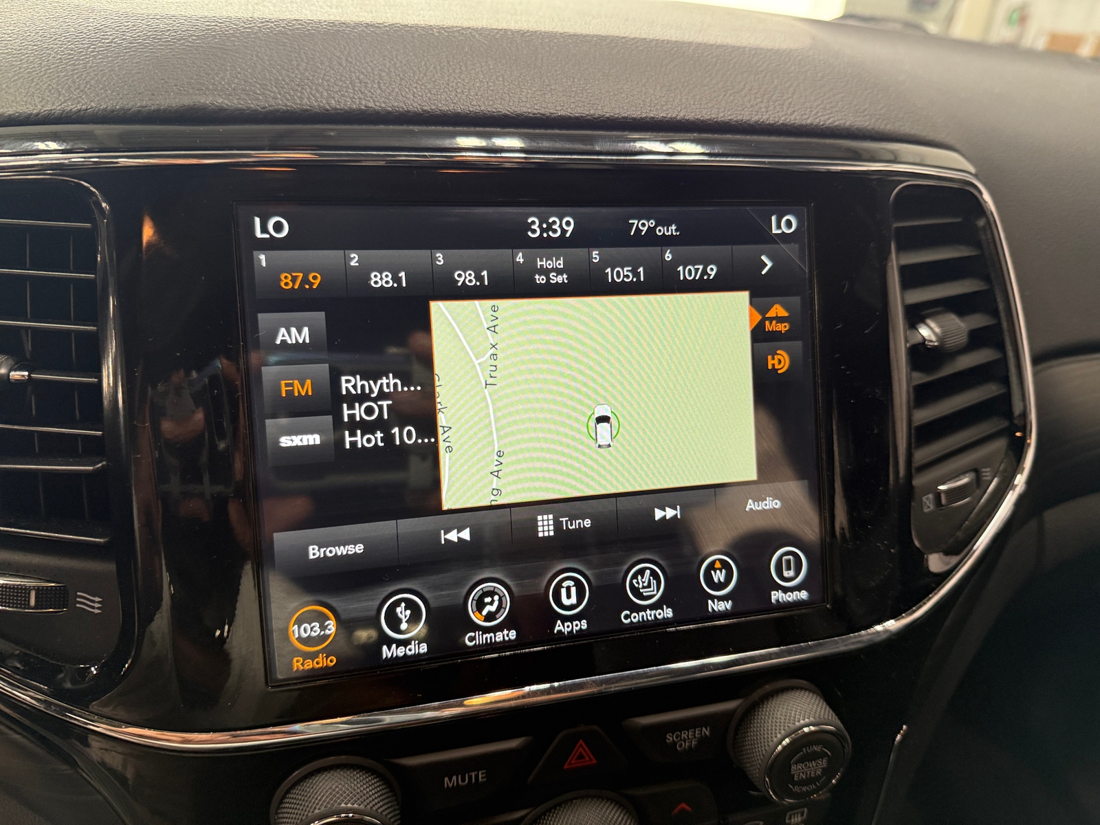 Thumbnail: 2019 Jeep Grand Cherokee - 3