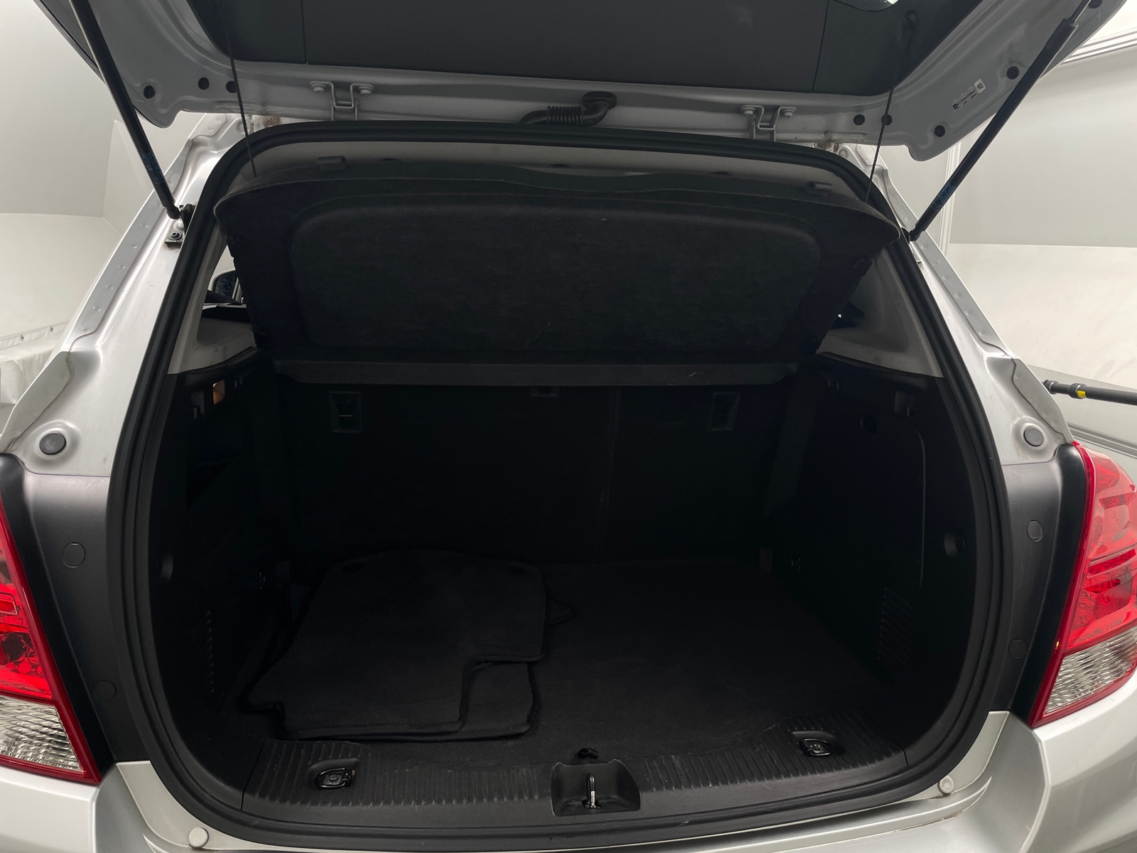 Thumbnail: 2018 Chevrolet Trax - 7