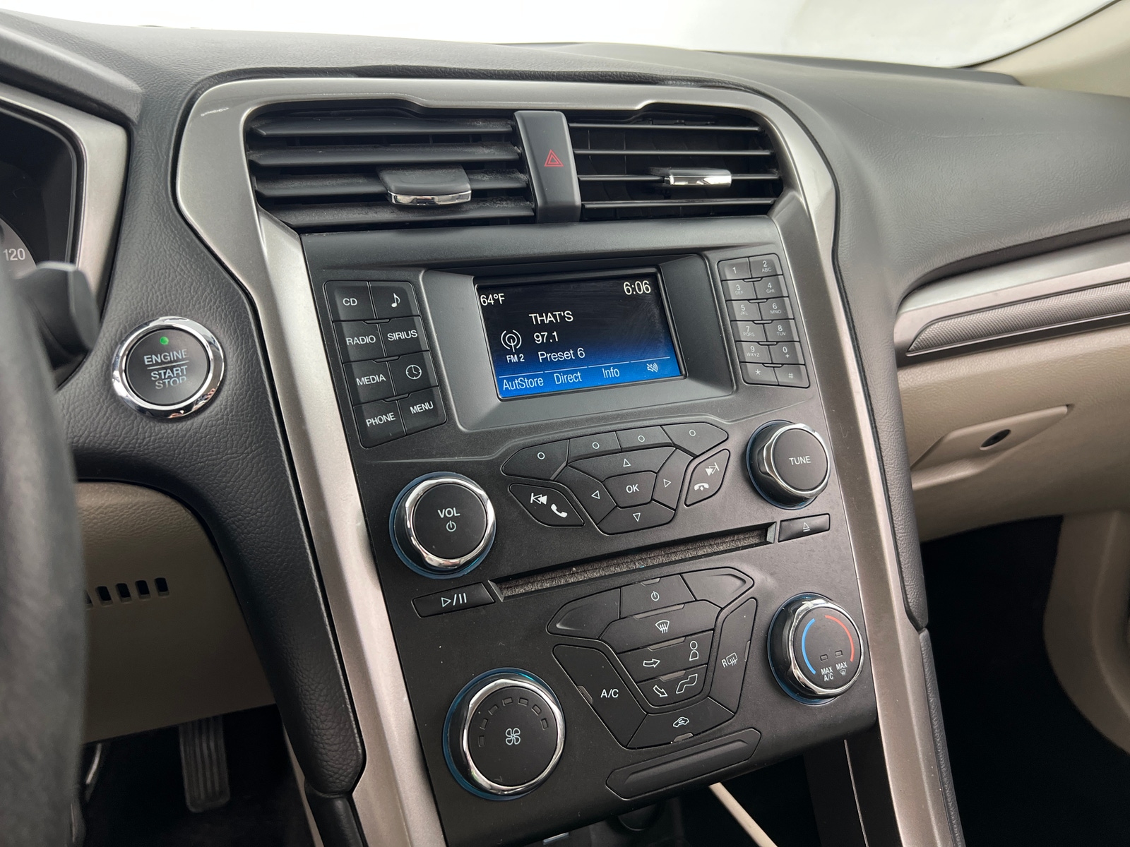 Thumbnail: 2017 Ford Fusion - 4