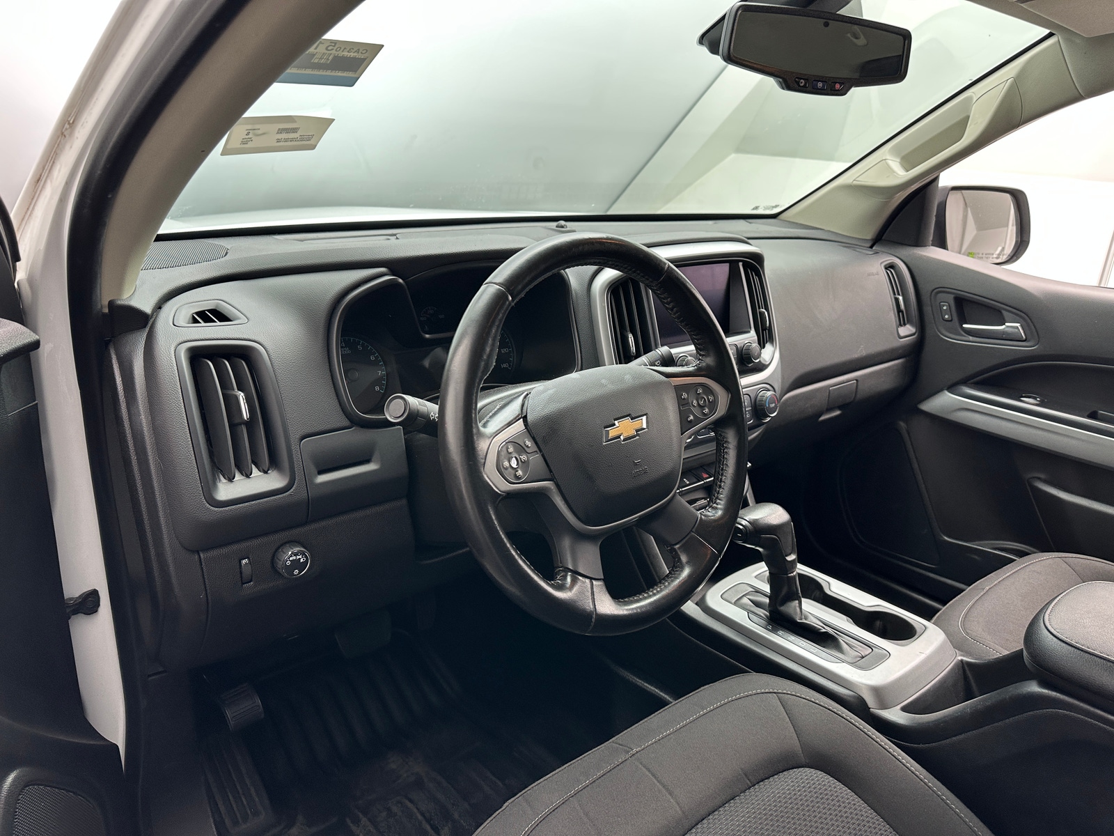 Thumbnail: 2021 Chevrolet Colorado - 3
