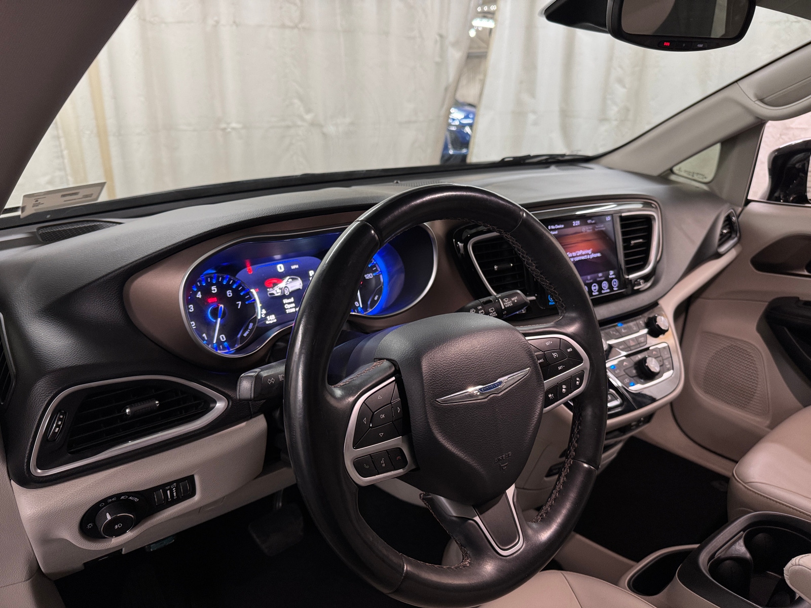 Thumbnail: 2018 Chrysler Pacifica - 2