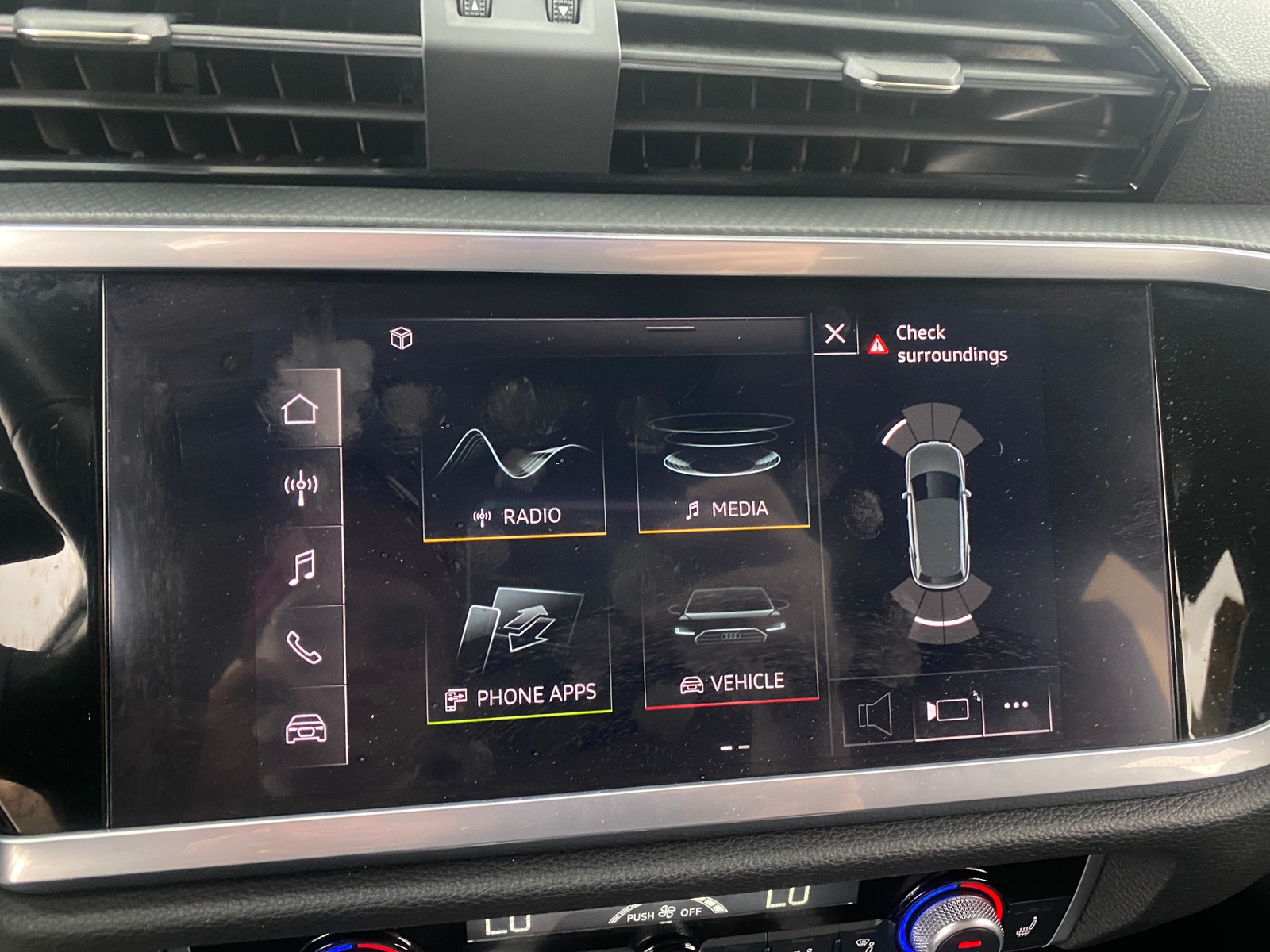 Thumbnail: 2022 Audi Q3 - 3