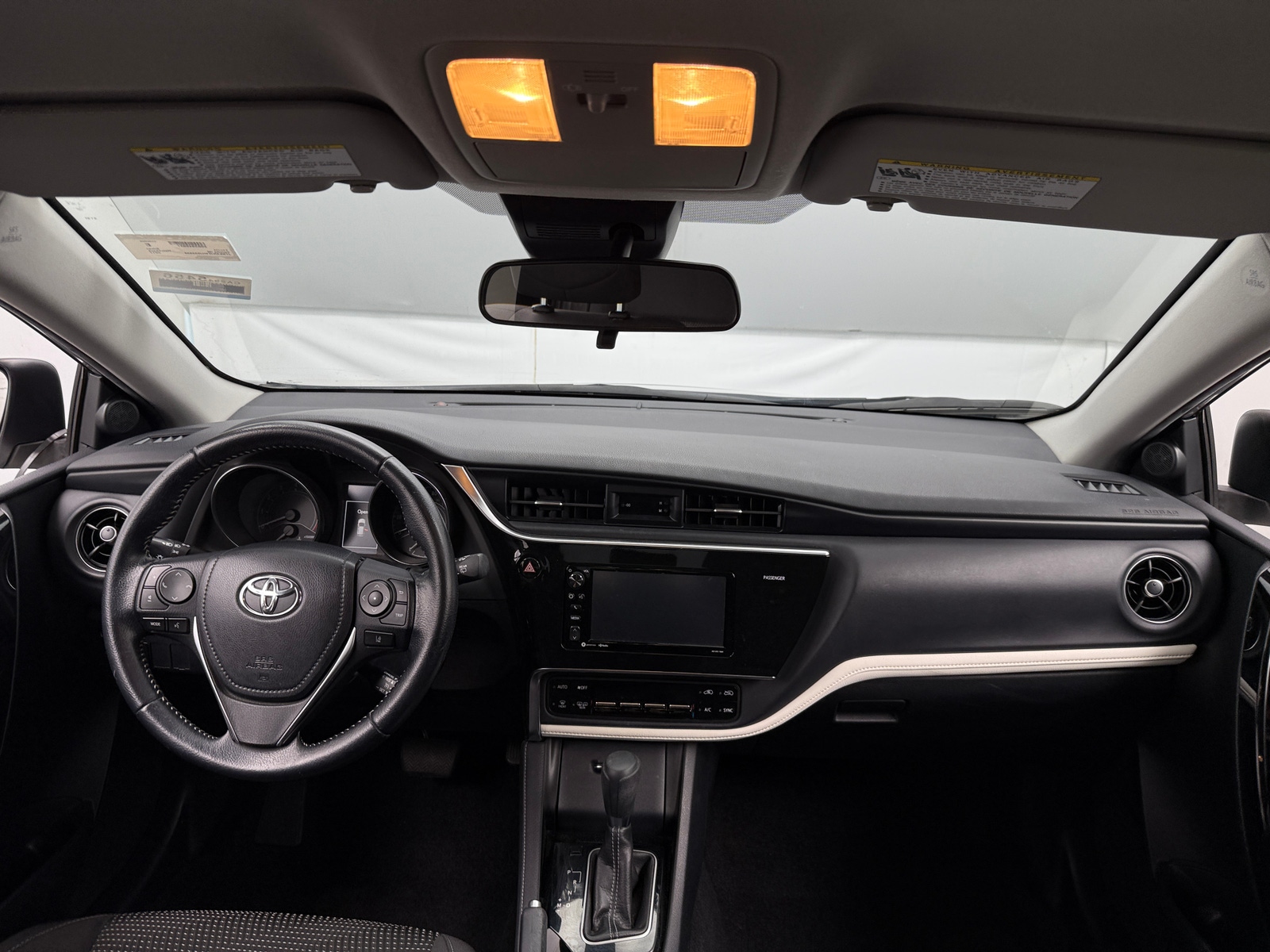 Thumbnail: 2017 Toyota Corolla iM - 3