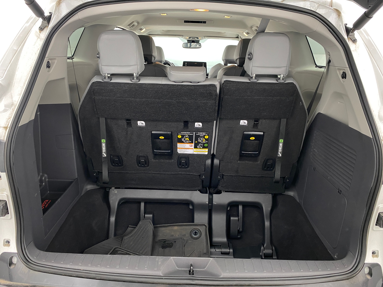 Thumbnail: 2023 Toyota Sienna - 6