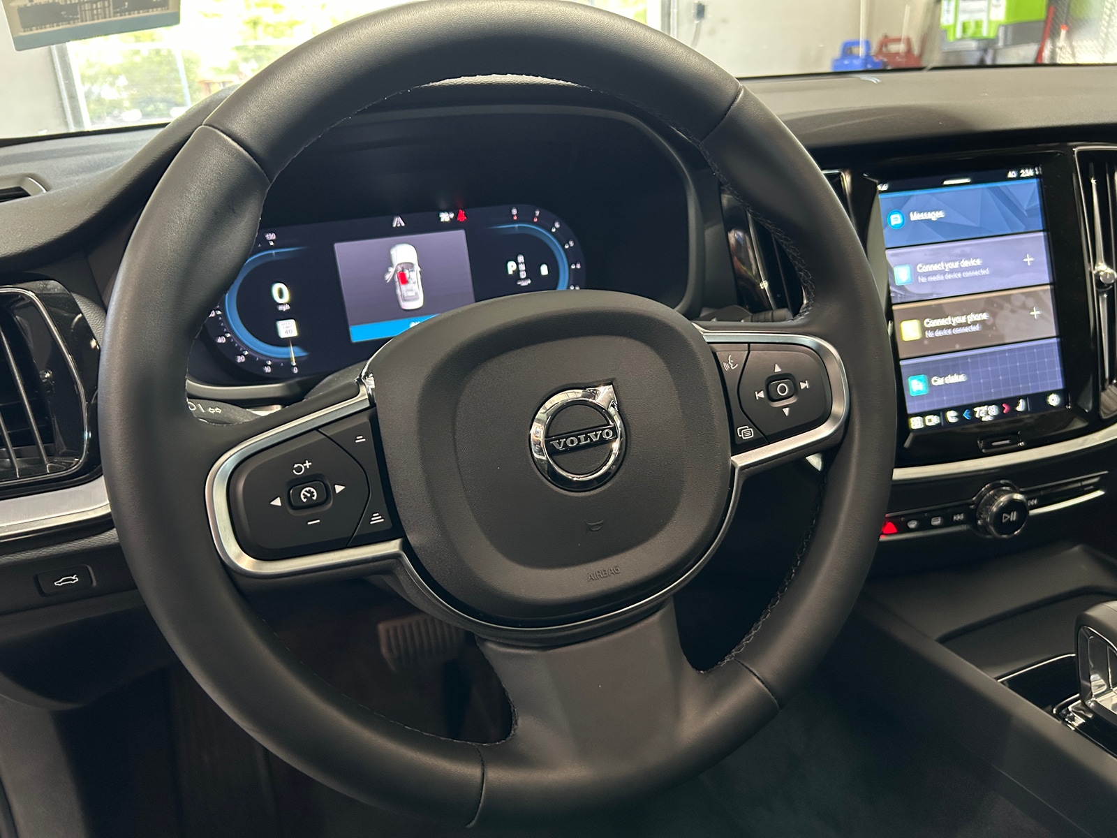 Thumbnail: 2025 Volvo S60 - 4