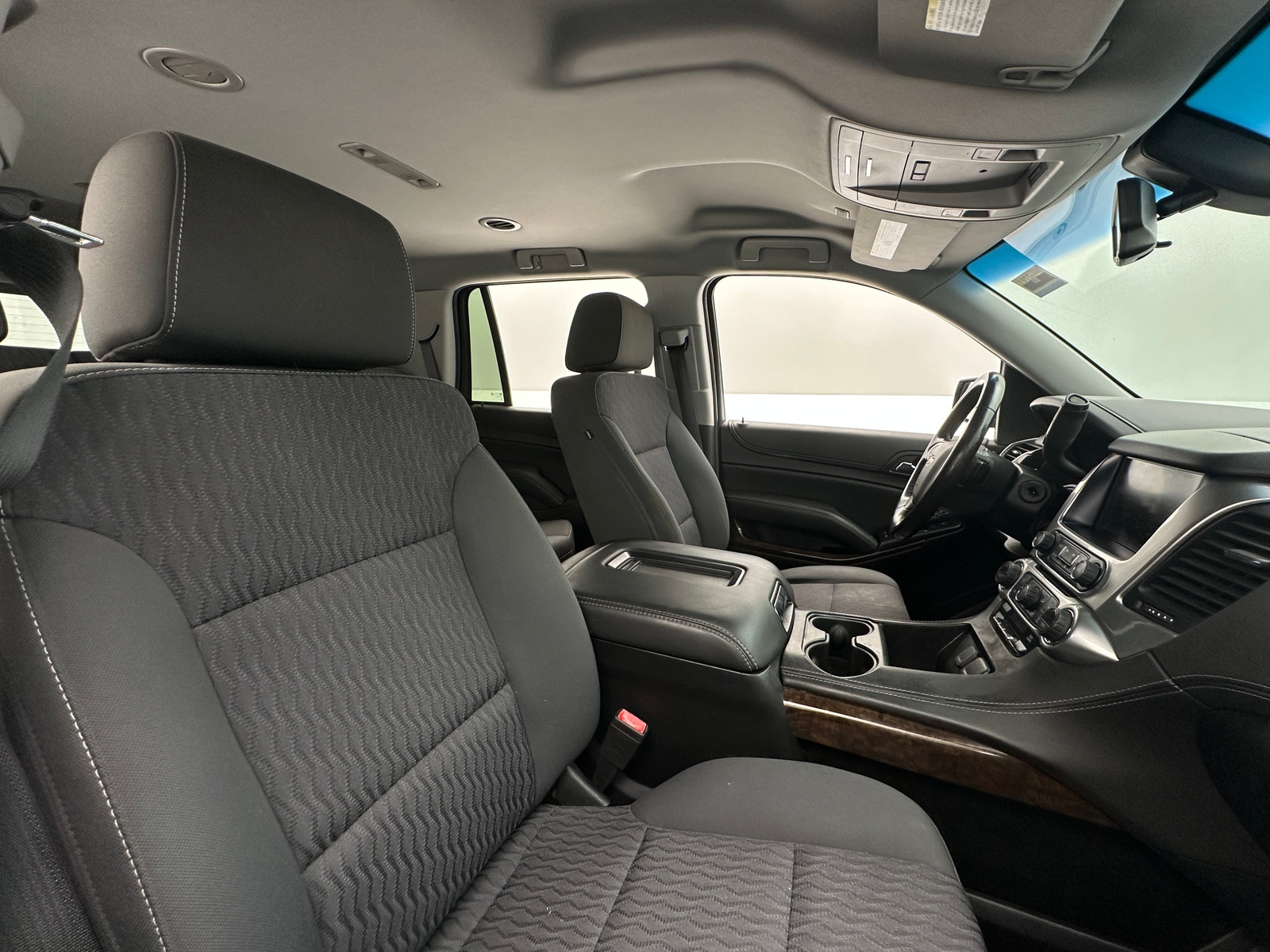 Thumbnail: 2019 Chevrolet Tahoe - 2