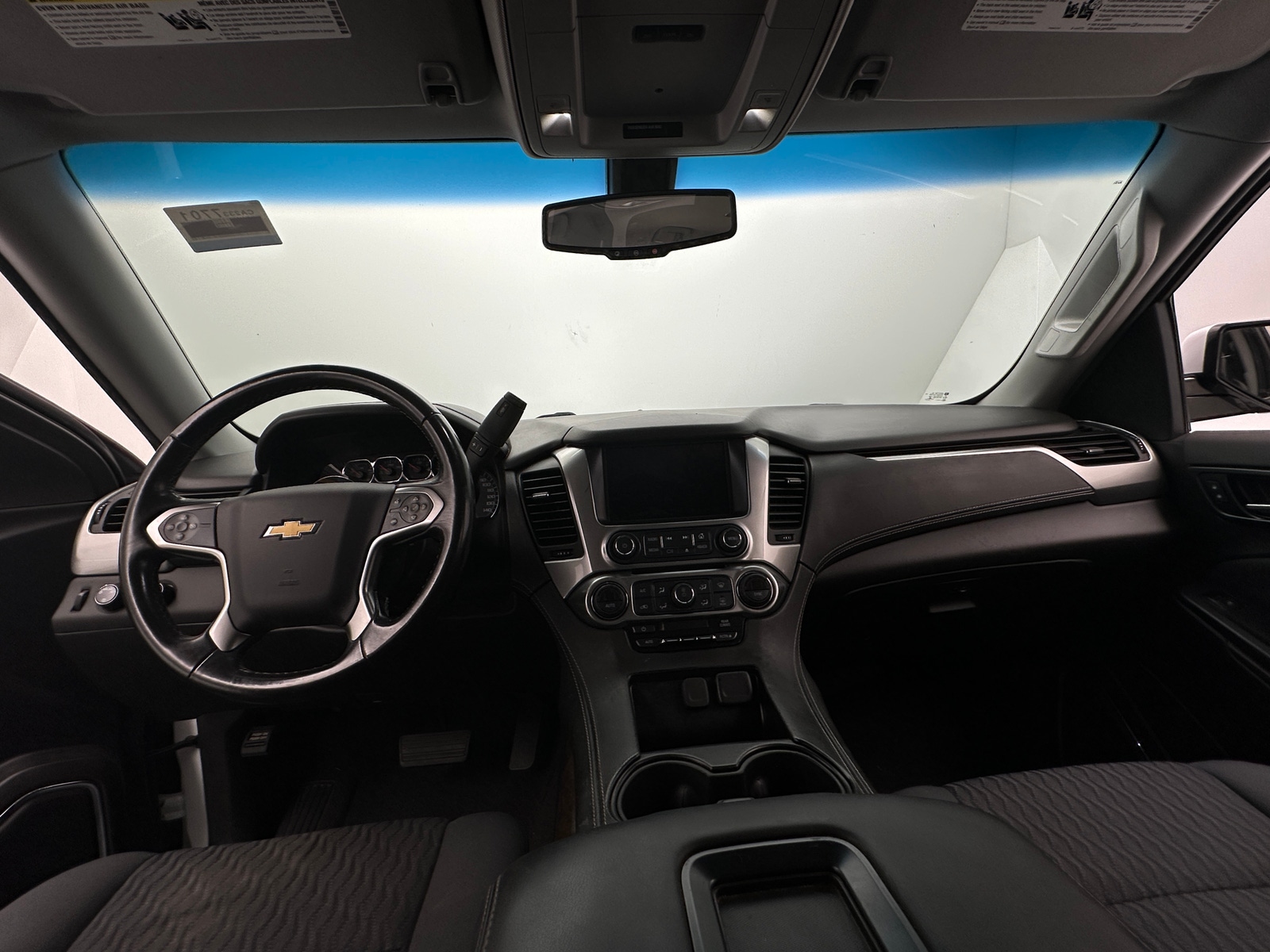 Thumbnail: 2019 Chevrolet Tahoe - 3